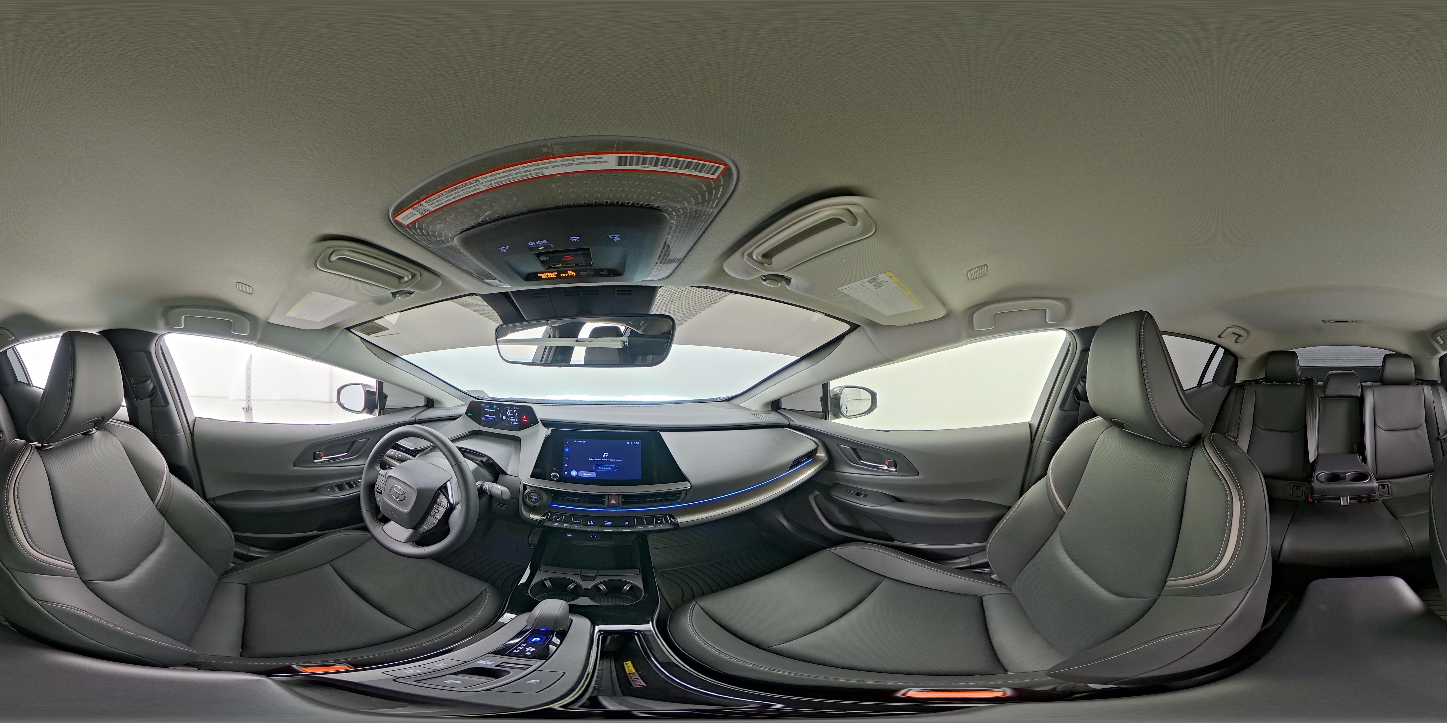 2025 Toyota Prius XLE - Photo 24