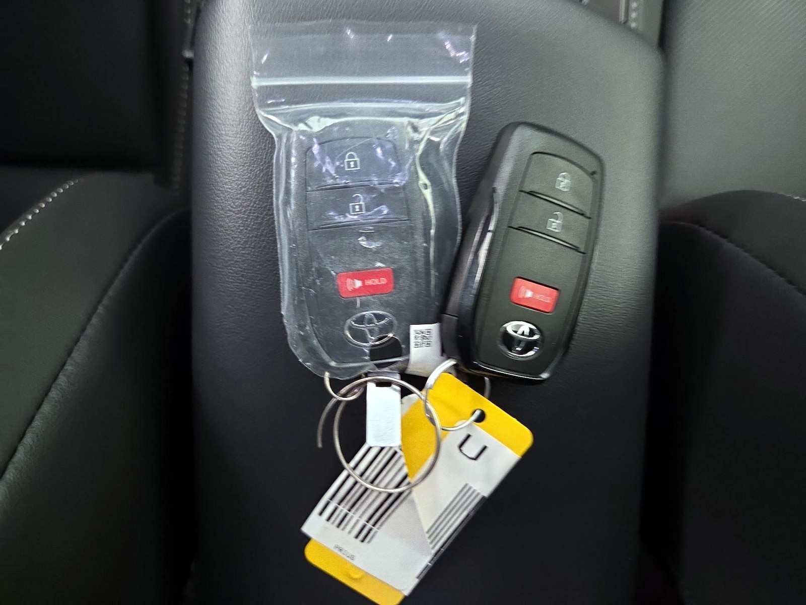 2025 Toyota Prius XLE - Photo 23