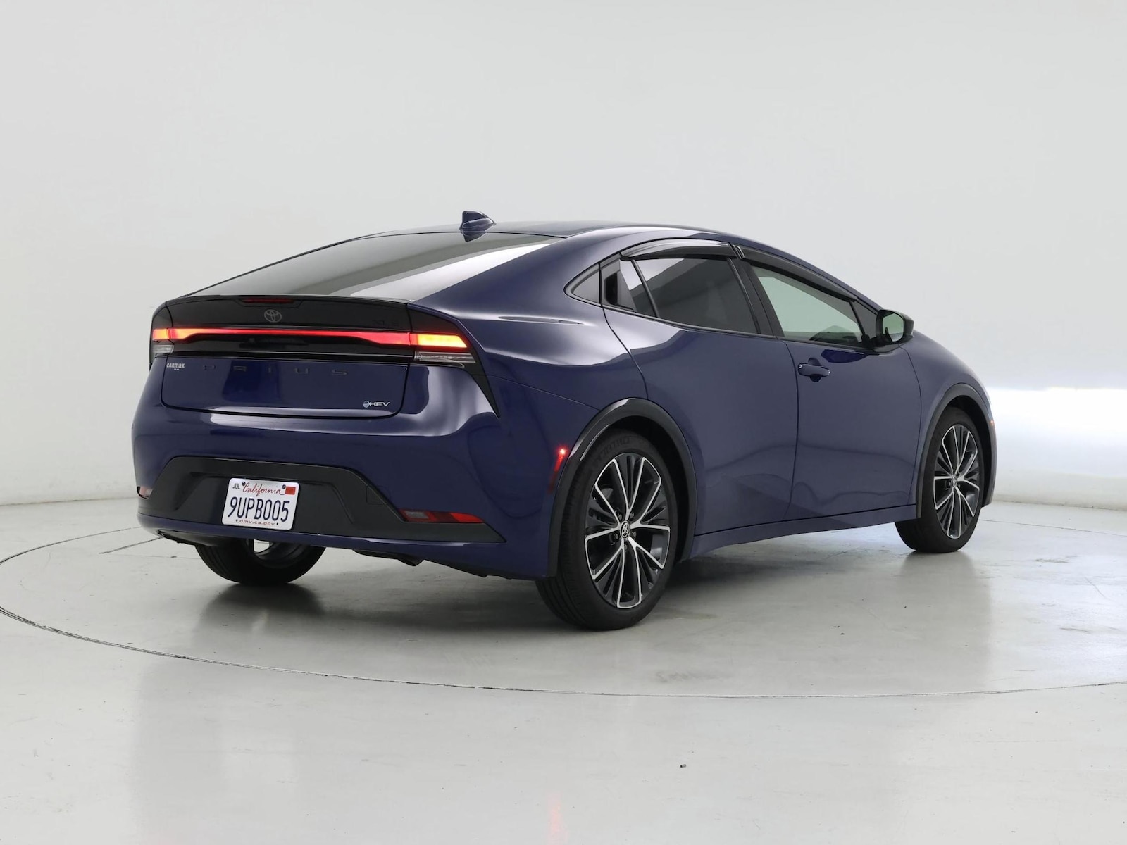 2025 Toyota Prius XLE - Photo 9
