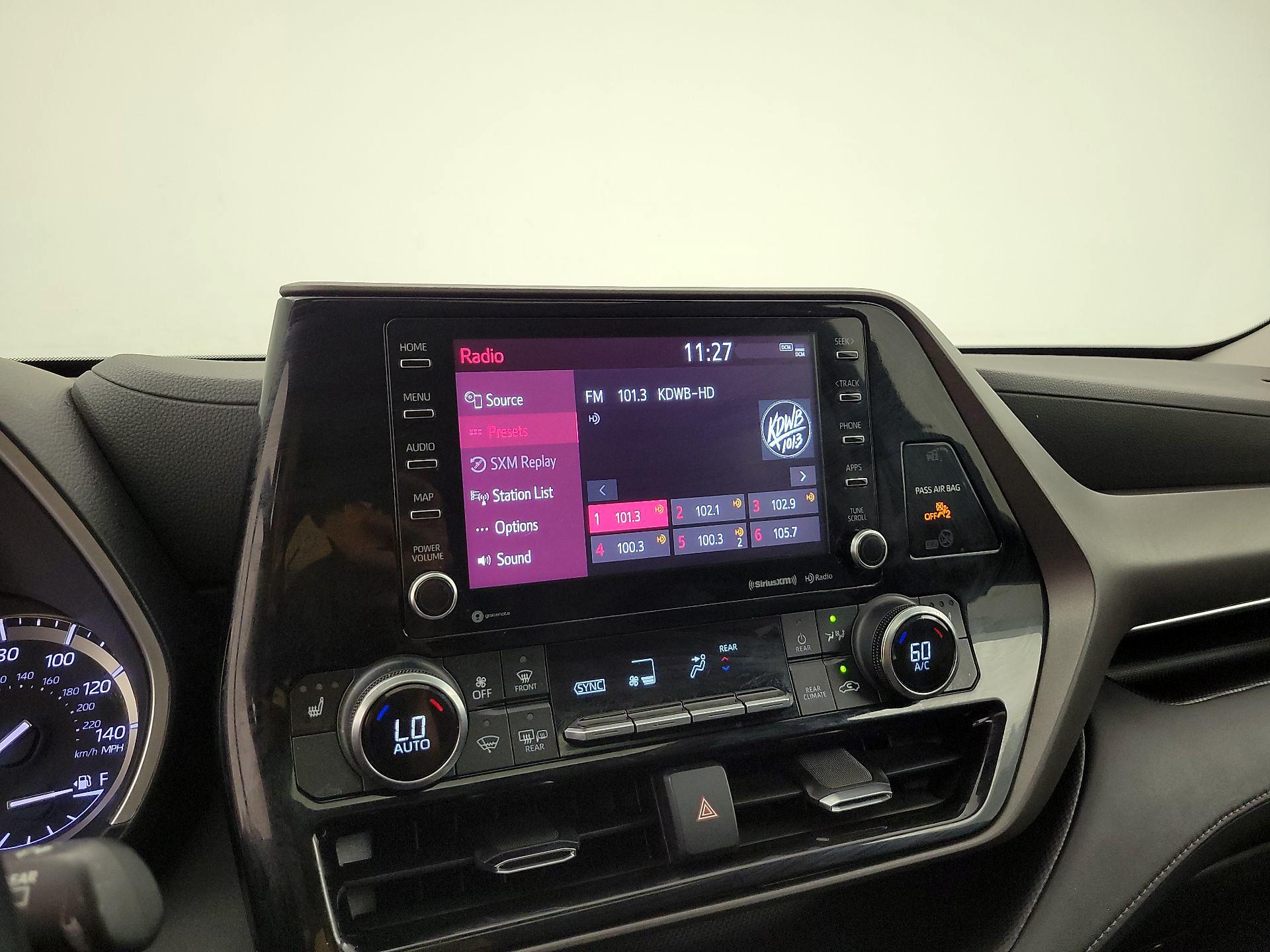 Thumbnail: 2022 Toyota Highlander - 16