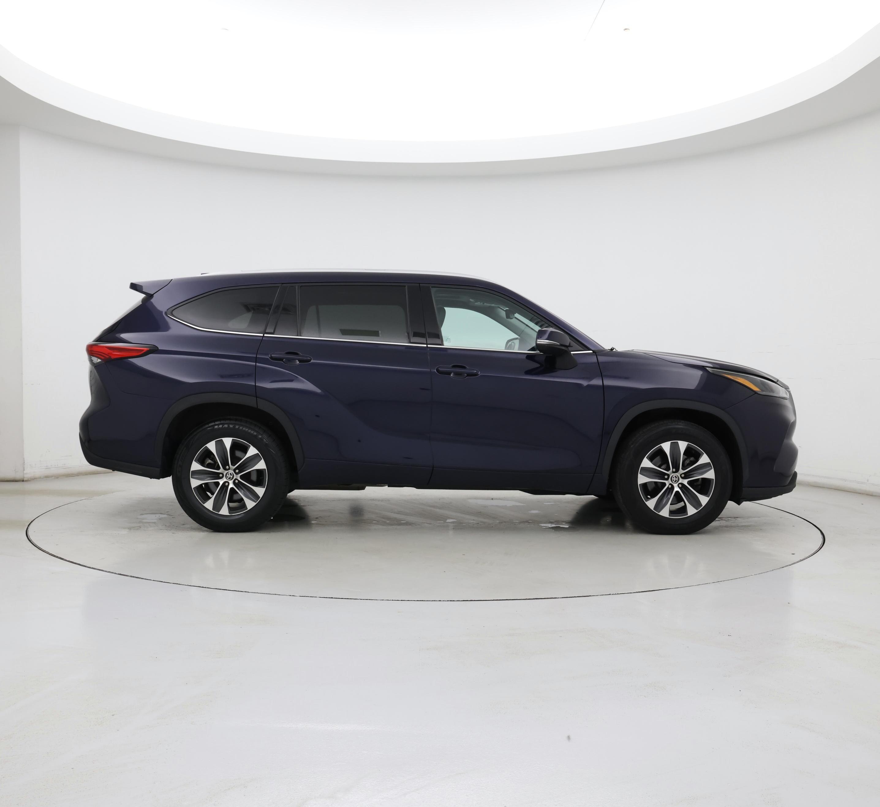 Thumbnail: 2022 Toyota Highlander - 7