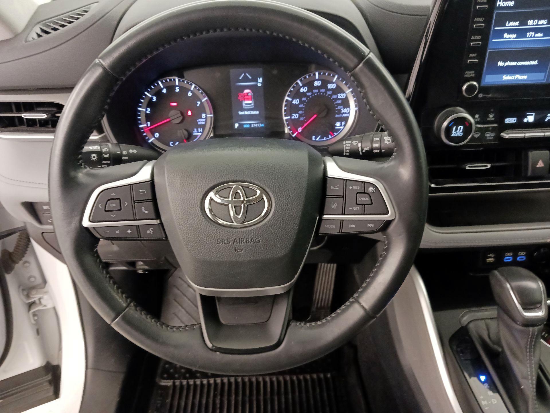 Thumbnail: 2022 Toyota Highlander - 10