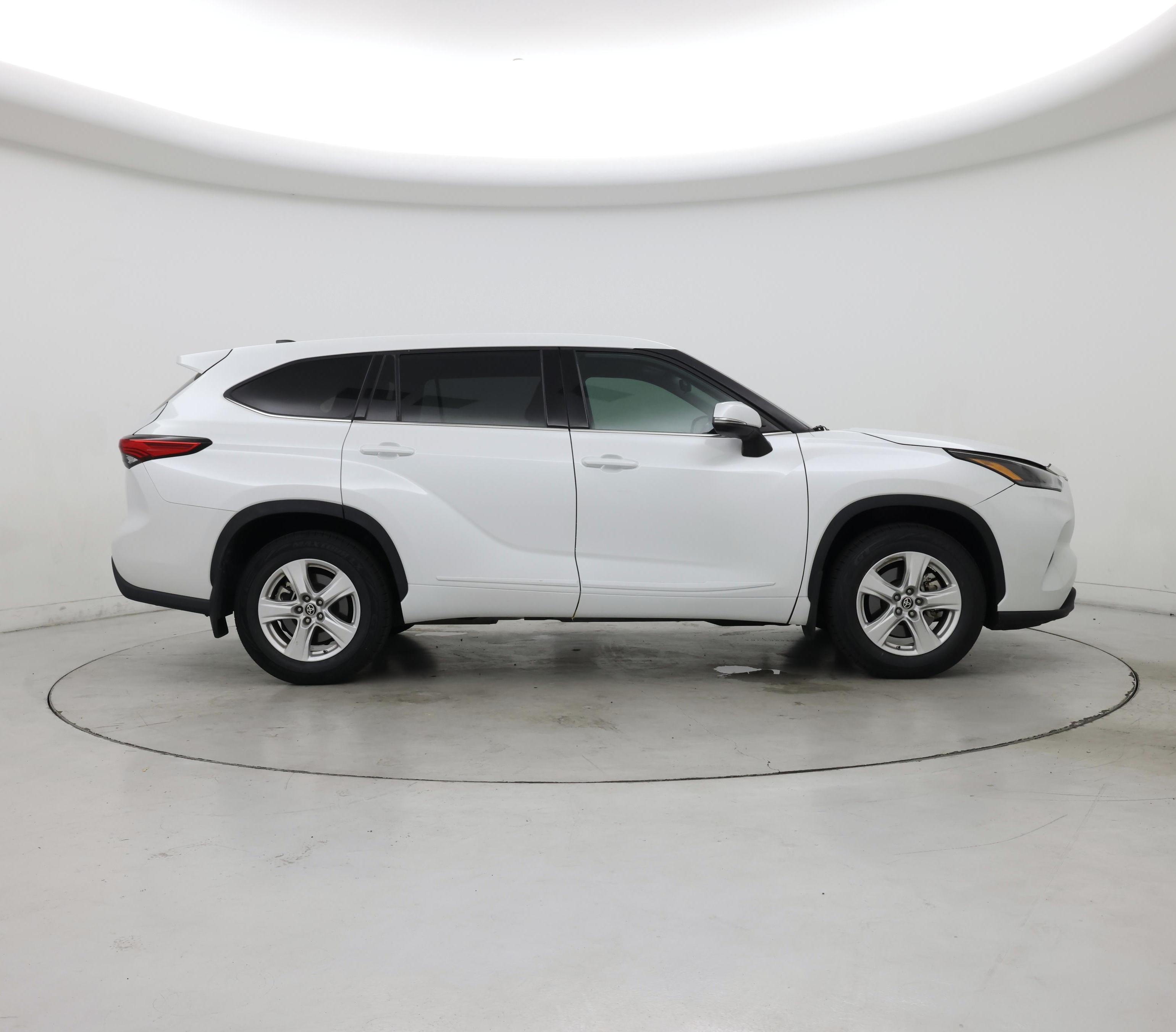 Thumbnail: 2022 Toyota Highlander - 7