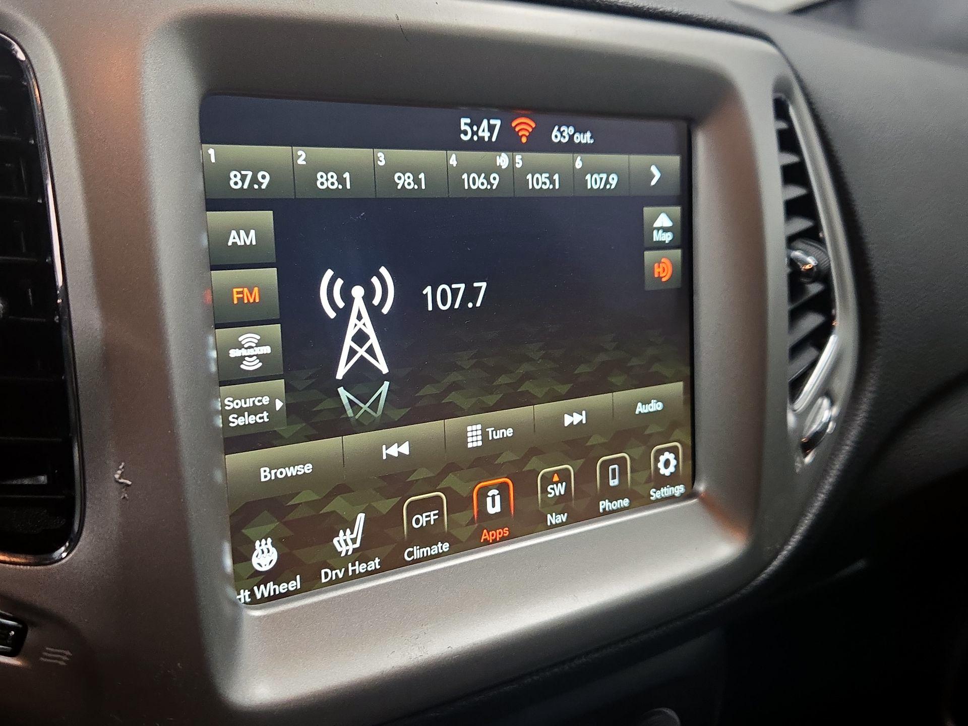 Thumbnail: 2021 Jeep Compass - 16