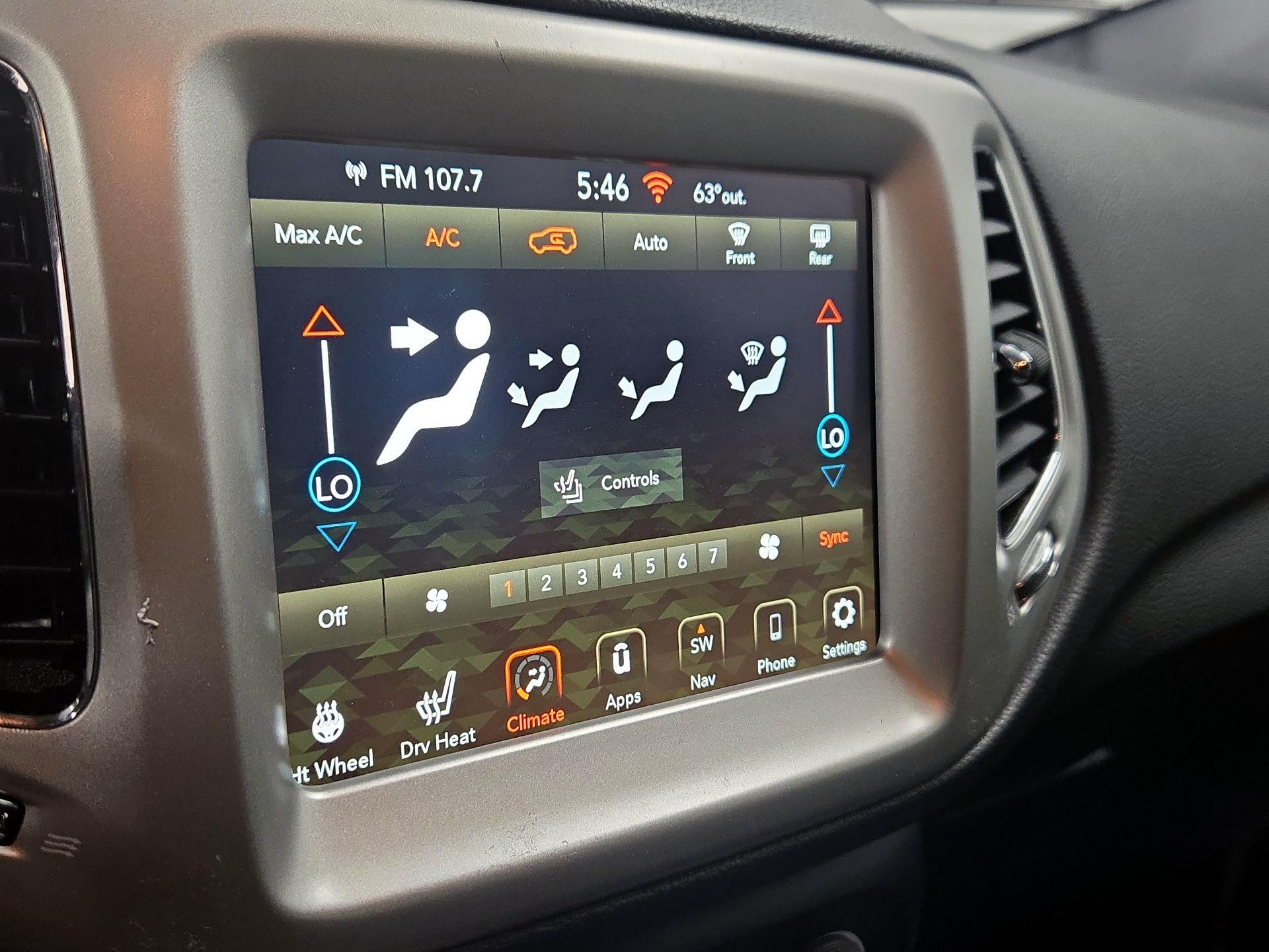 Thumbnail: 2021 Jeep Compass - 17