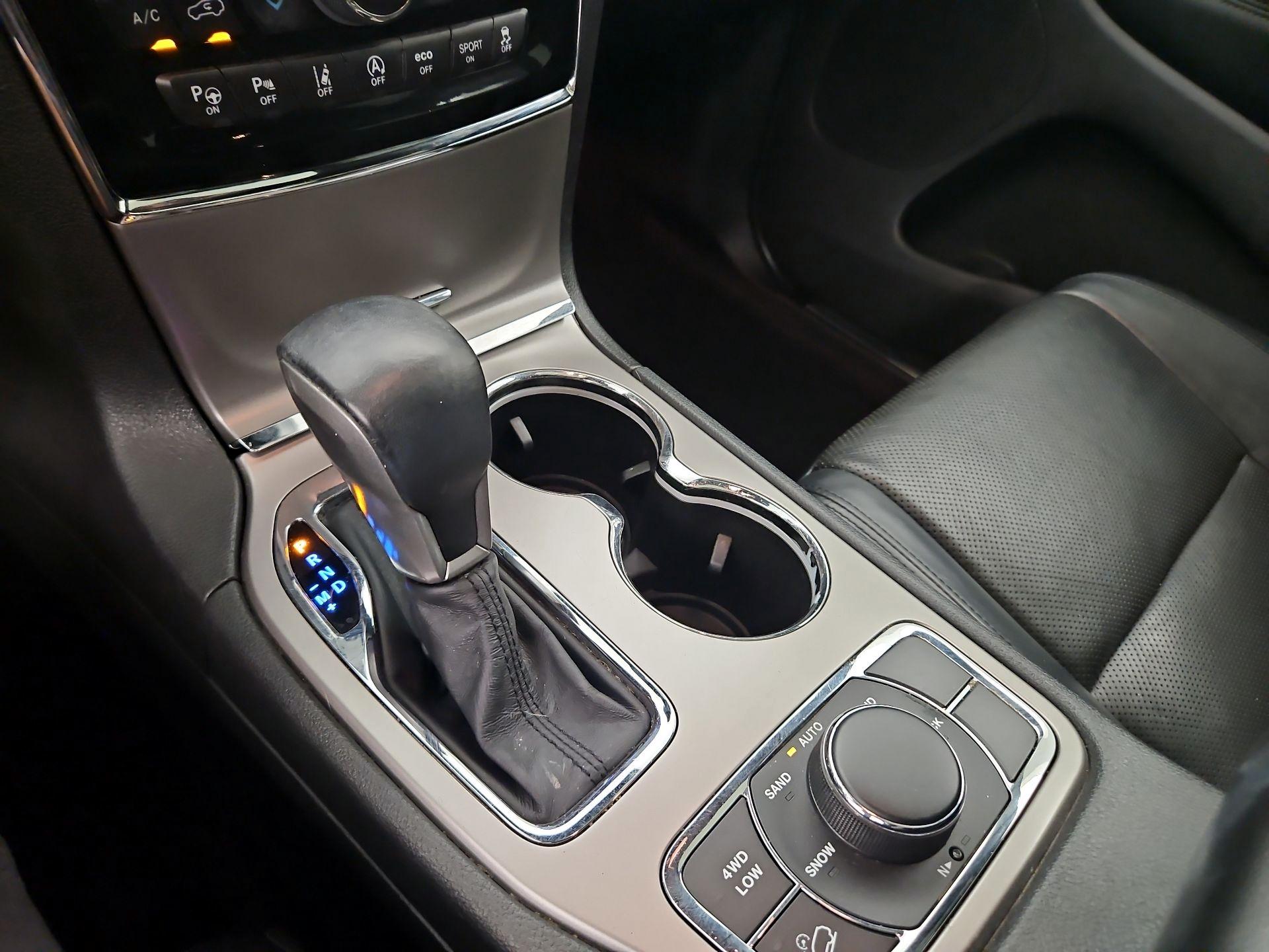 Thumbnail: 2019 Jeep Grand Cherokee - 17
