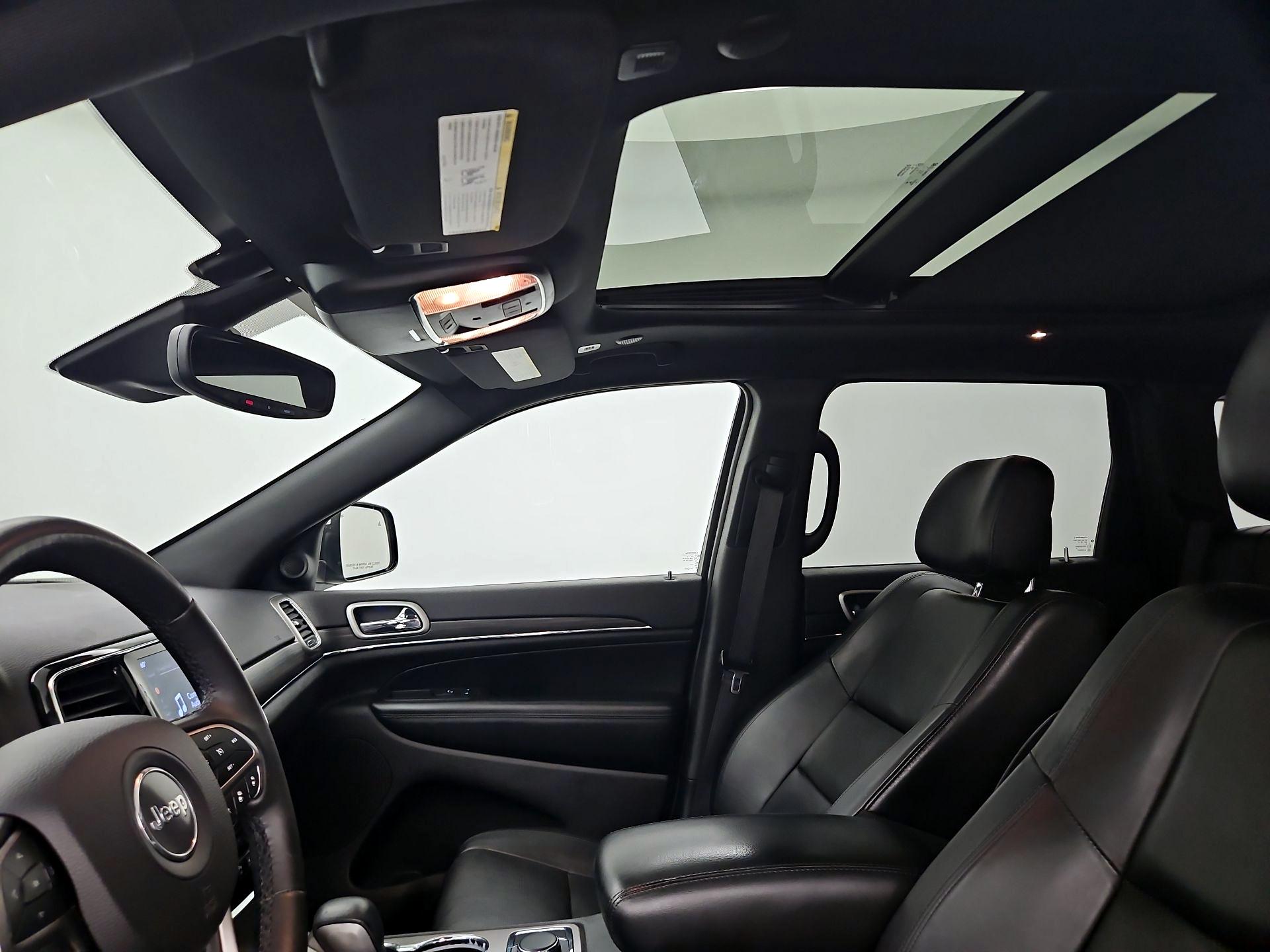 Thumbnail: 2019 Jeep Grand Cherokee - 19