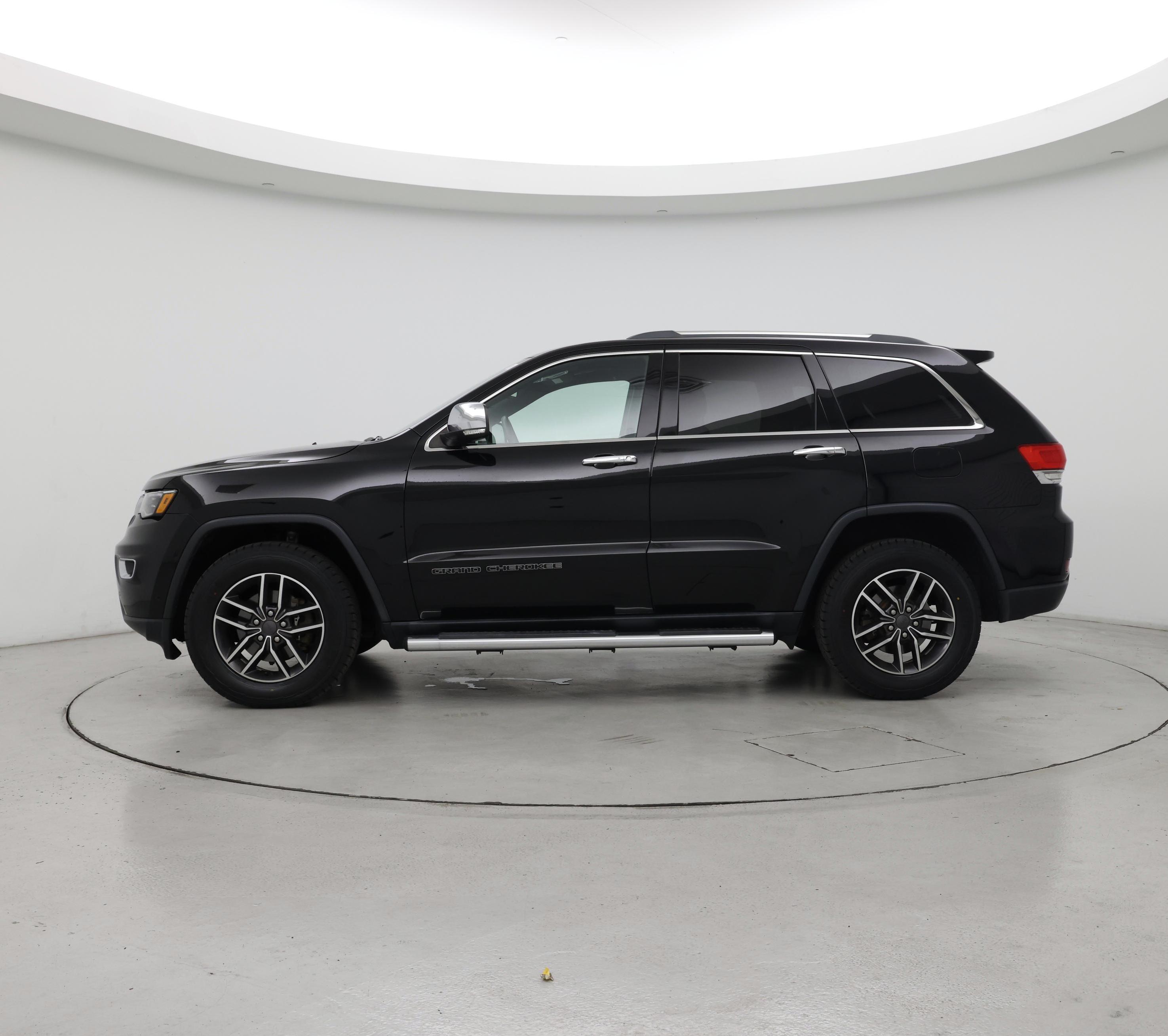 Thumbnail: 2019 Jeep Grand Cherokee - 3
