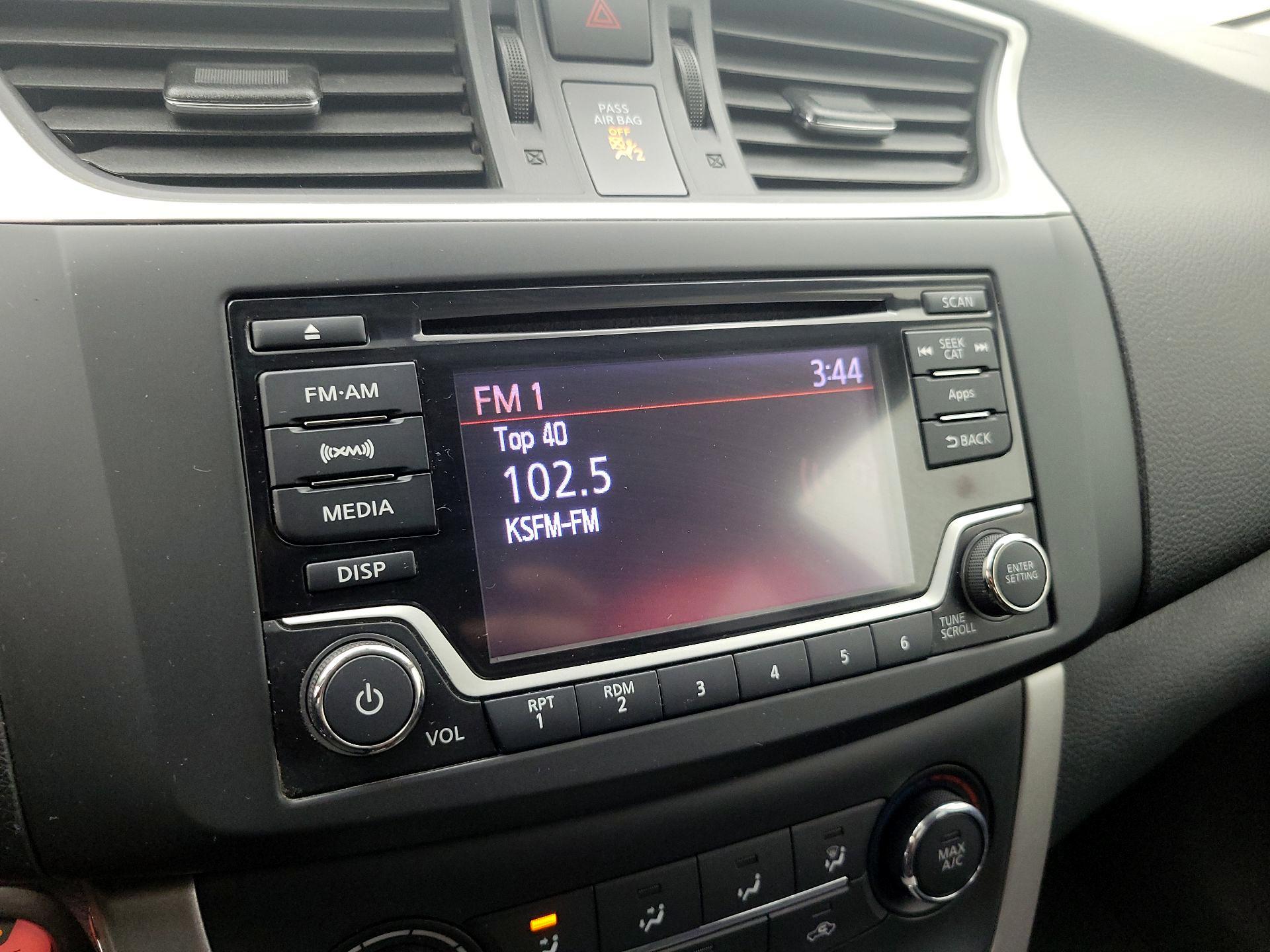 Thumbnail: 2015 Nissan Sentra - 15