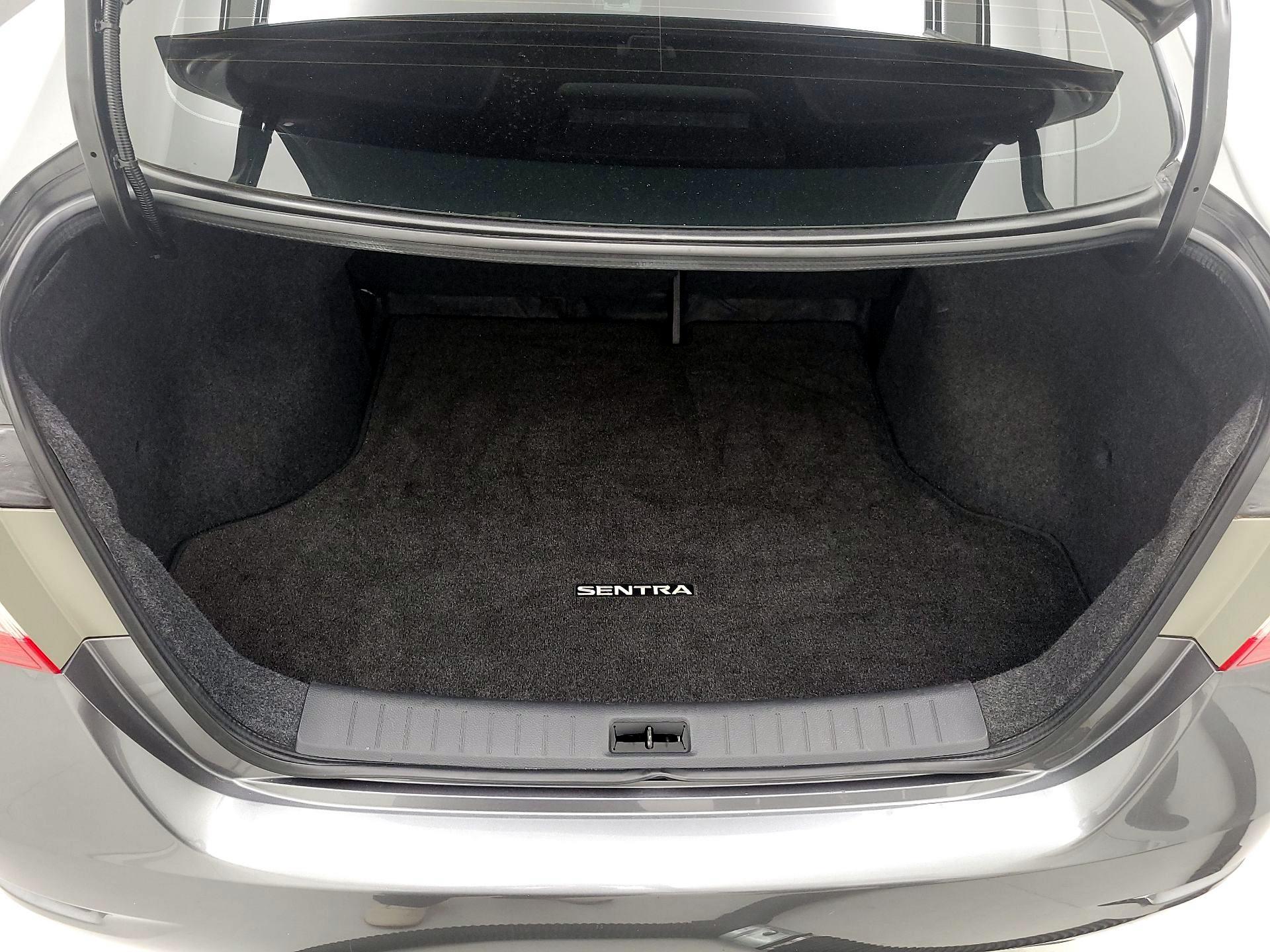 Thumbnail: 2015 Nissan Sentra - 19