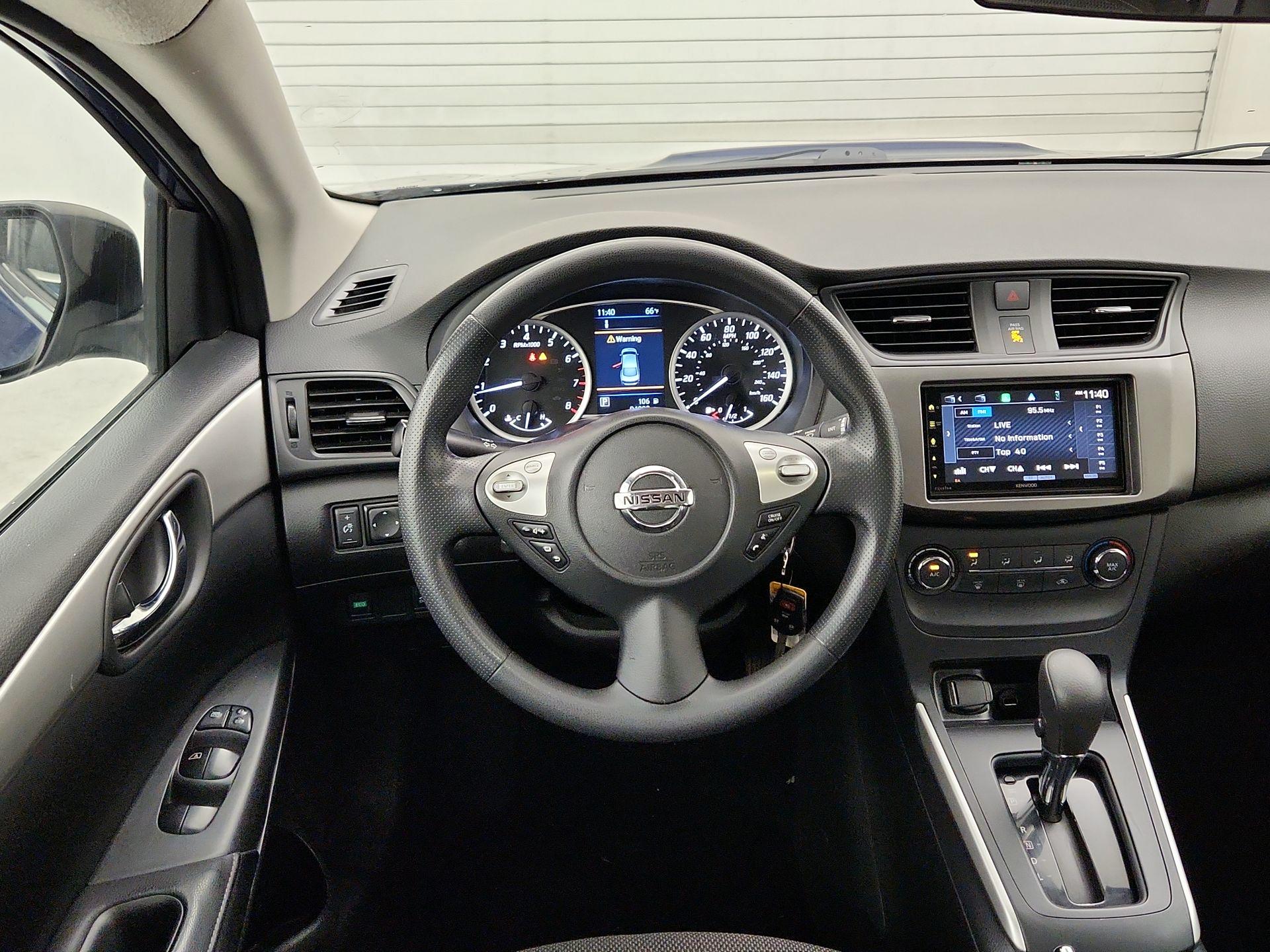 Thumbnail: 2019 Nissan Sentra - 10