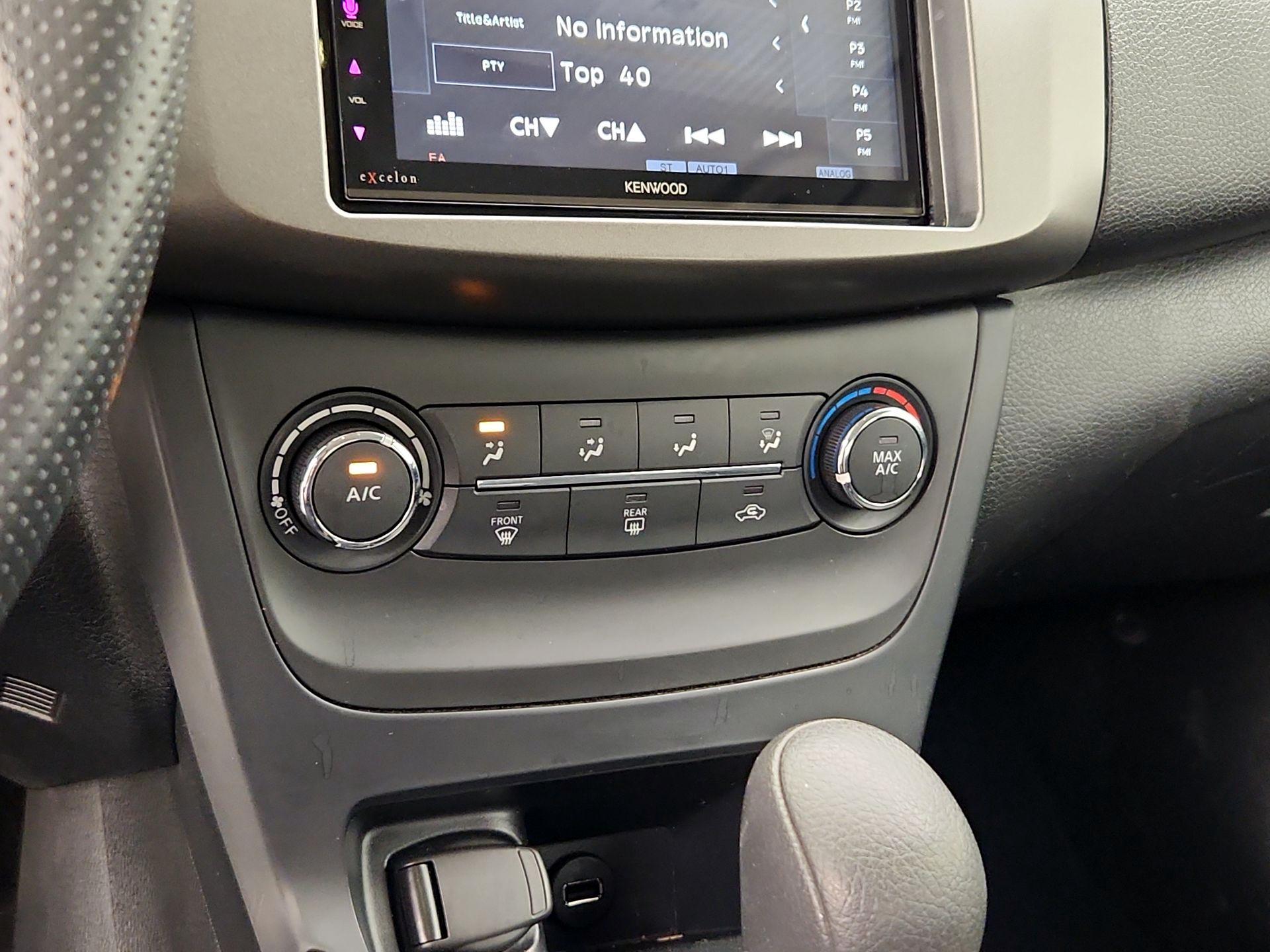 Thumbnail: 2019 Nissan Sentra - 16