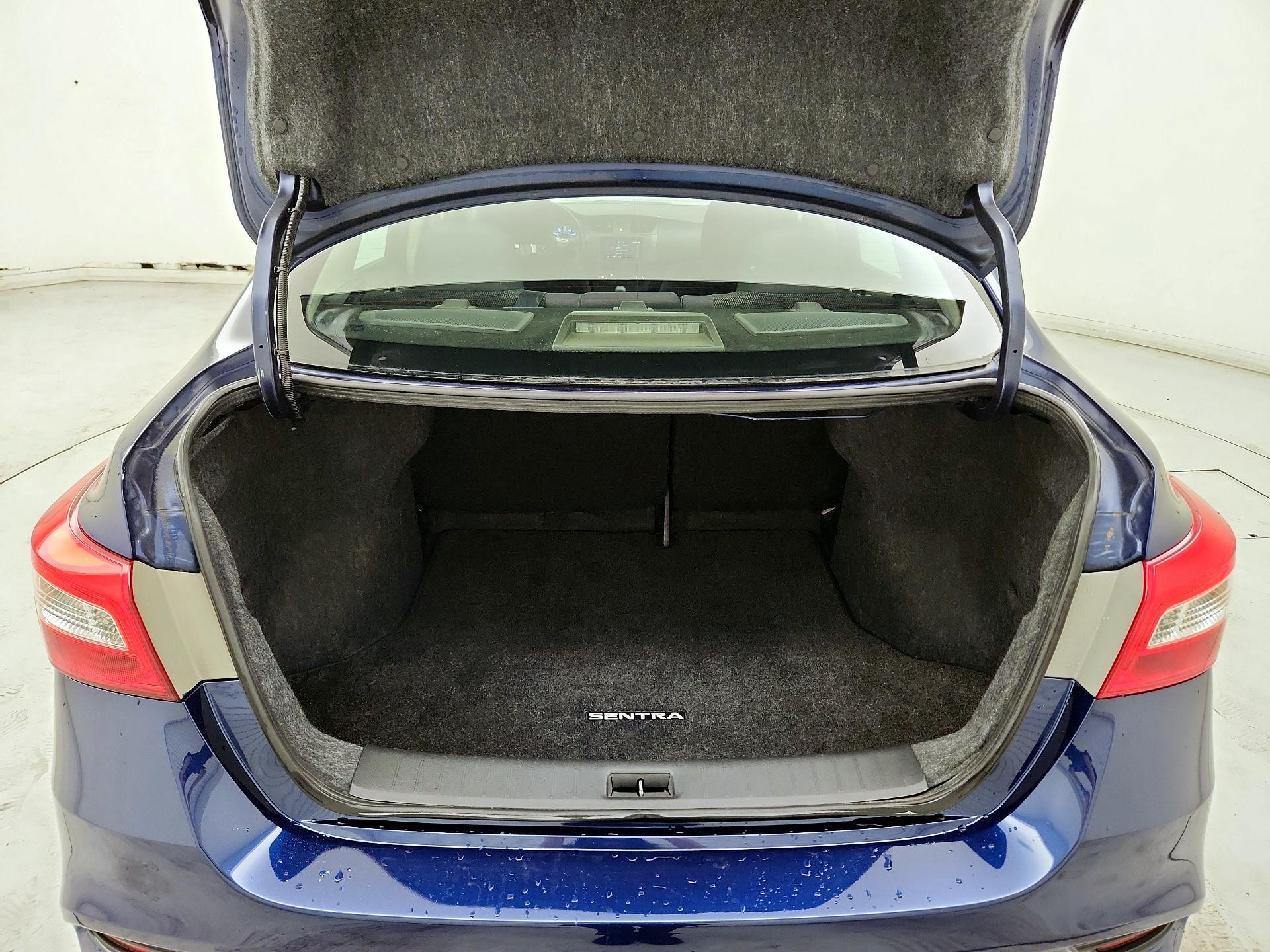 Thumbnail: 2019 Nissan Sentra - 20