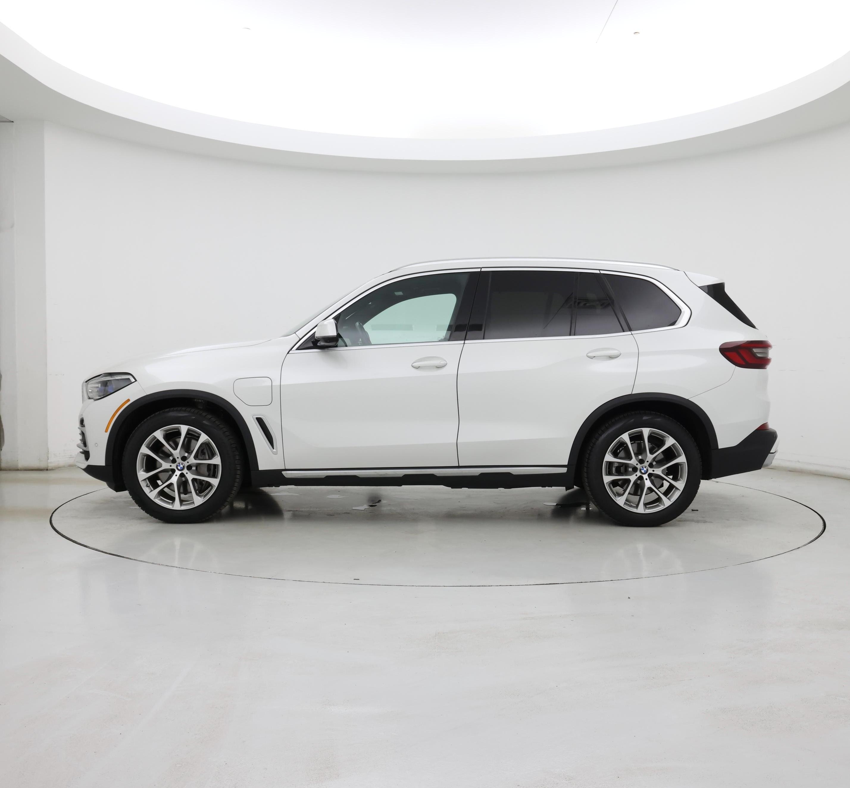 Thumbnail: 2021 BMW X5 - 3