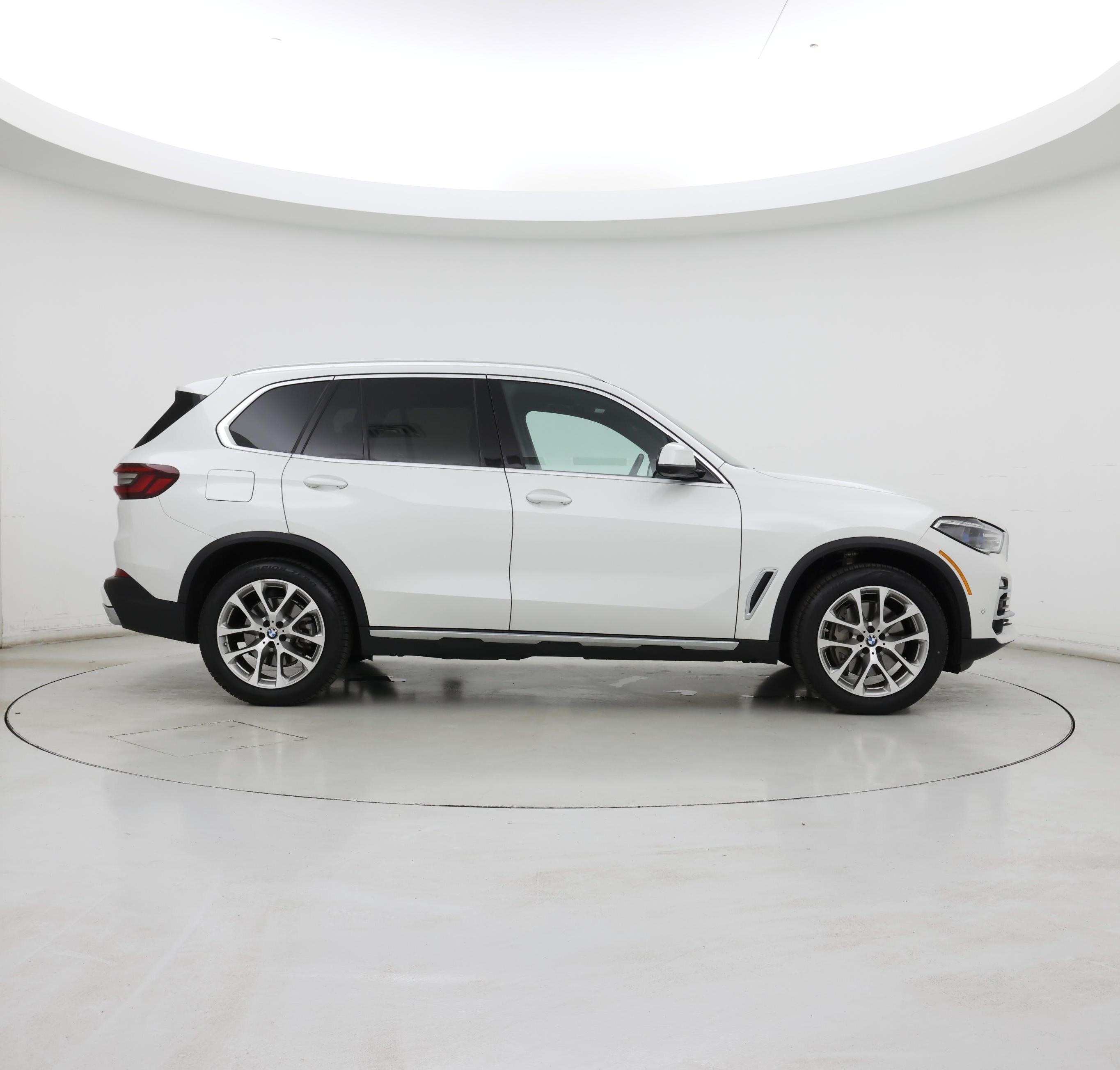 Thumbnail: 2021 BMW X5 - 7