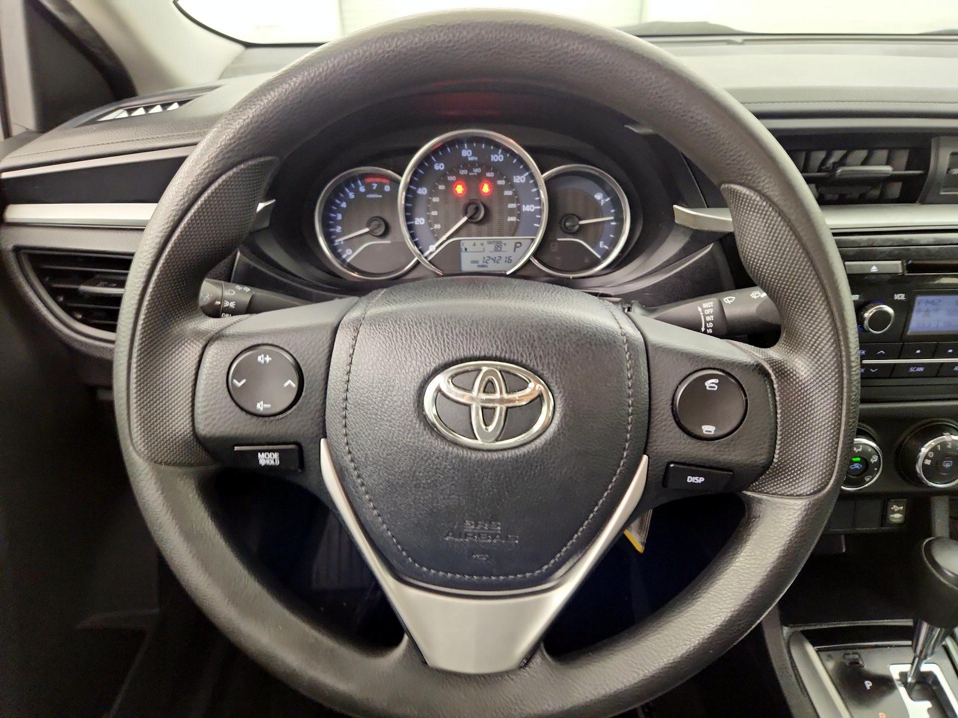 Thumbnail: 2015 Toyota Corolla - 10