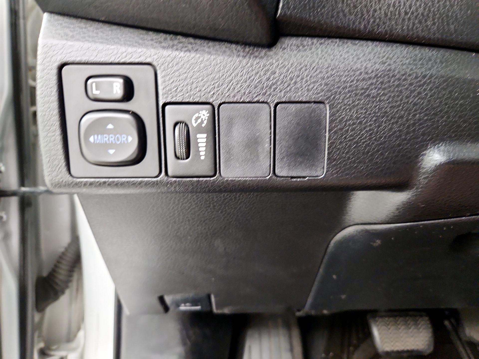 Thumbnail: 2015 Toyota Corolla - 13