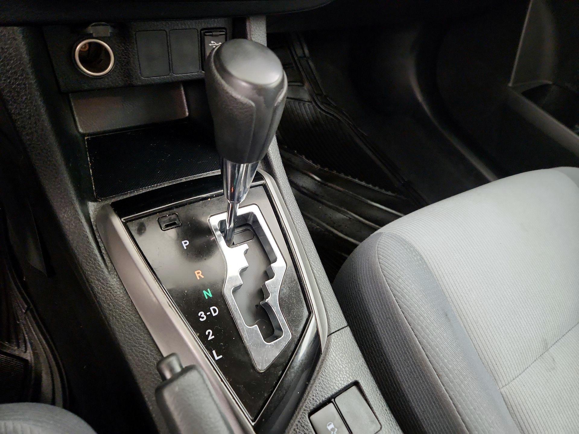 Thumbnail: 2015 Toyota Corolla - 16
