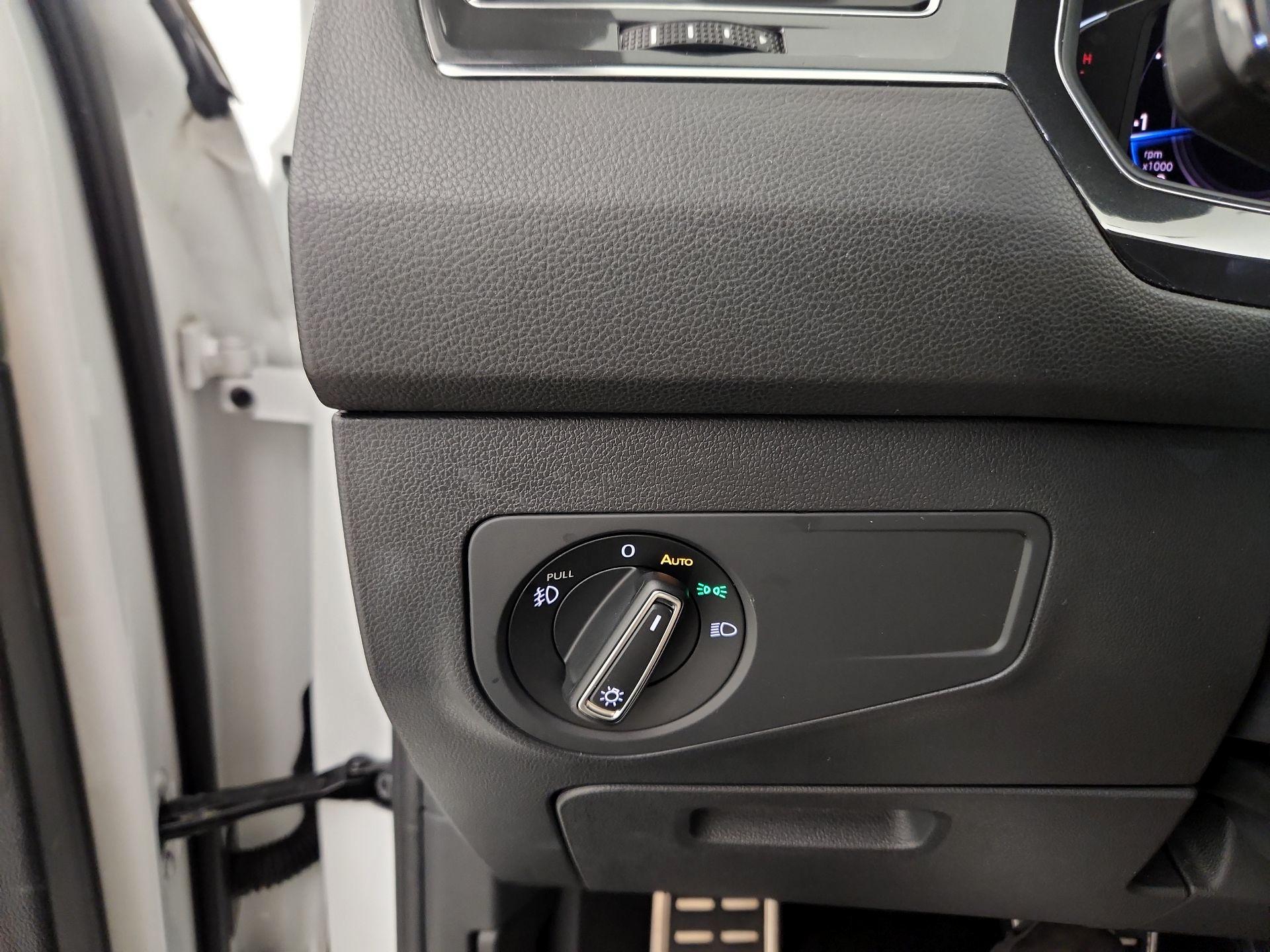 Thumbnail: 2019 Volkswagen Tiguan - 13