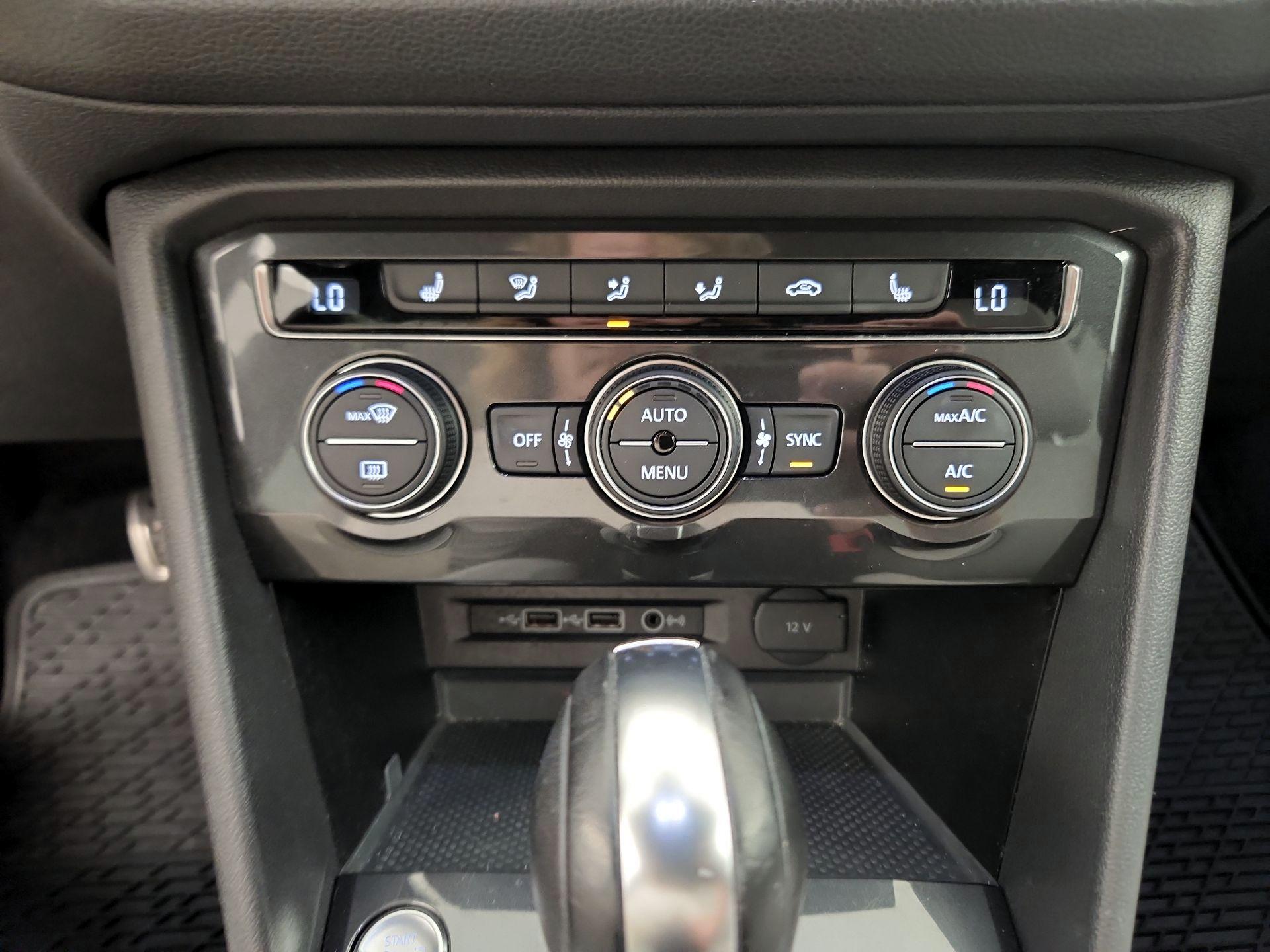 Thumbnail: 2019 Volkswagen Tiguan - 16