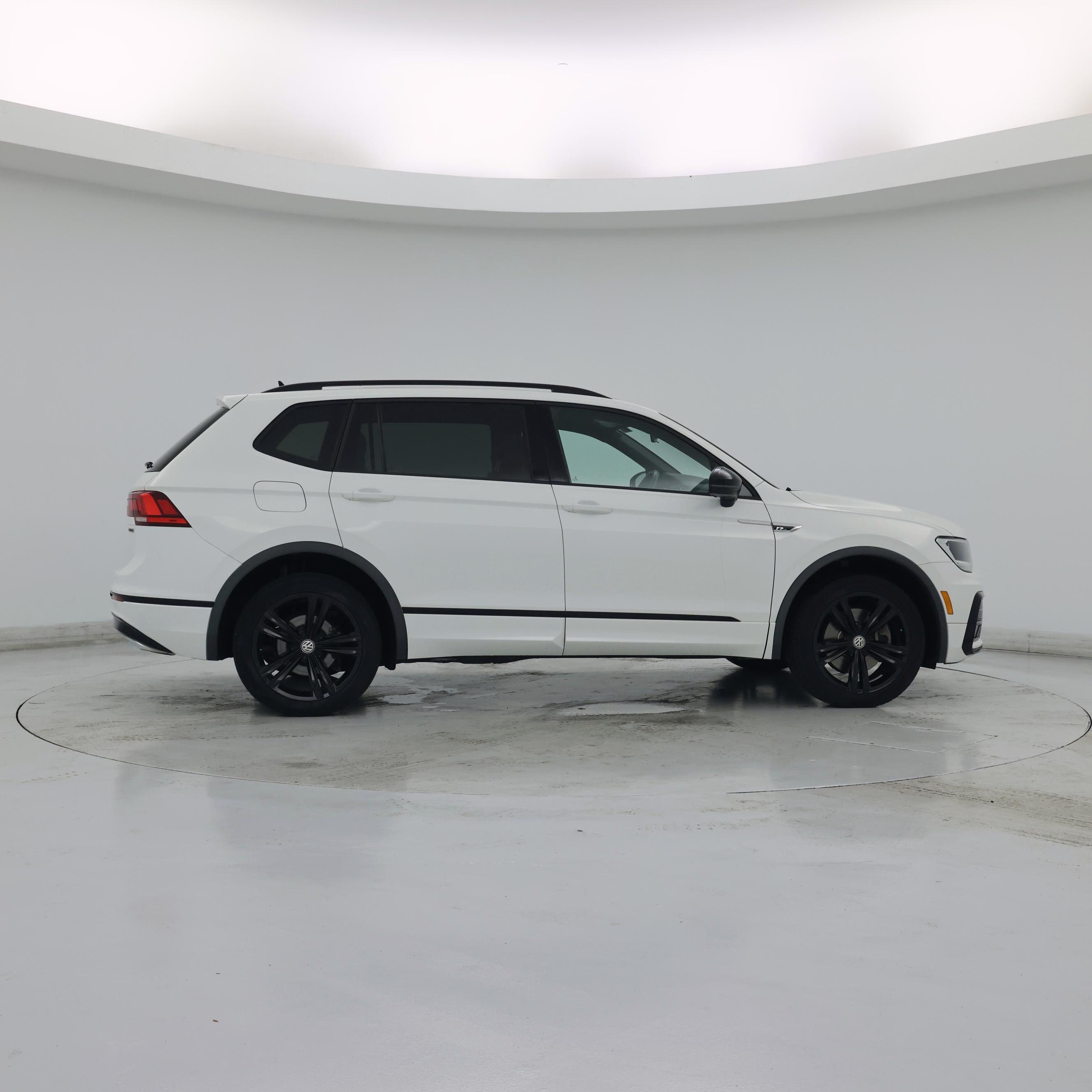 Thumbnail: 2019 Volkswagen Tiguan - 7