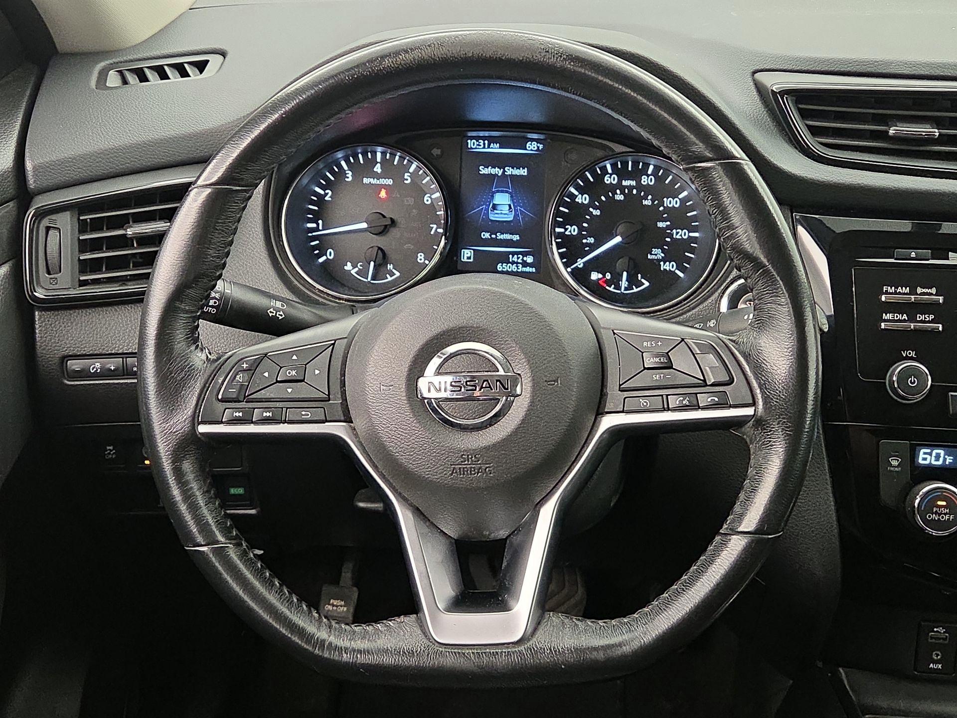 Thumbnail: 2017 Nissan Rogue - 10