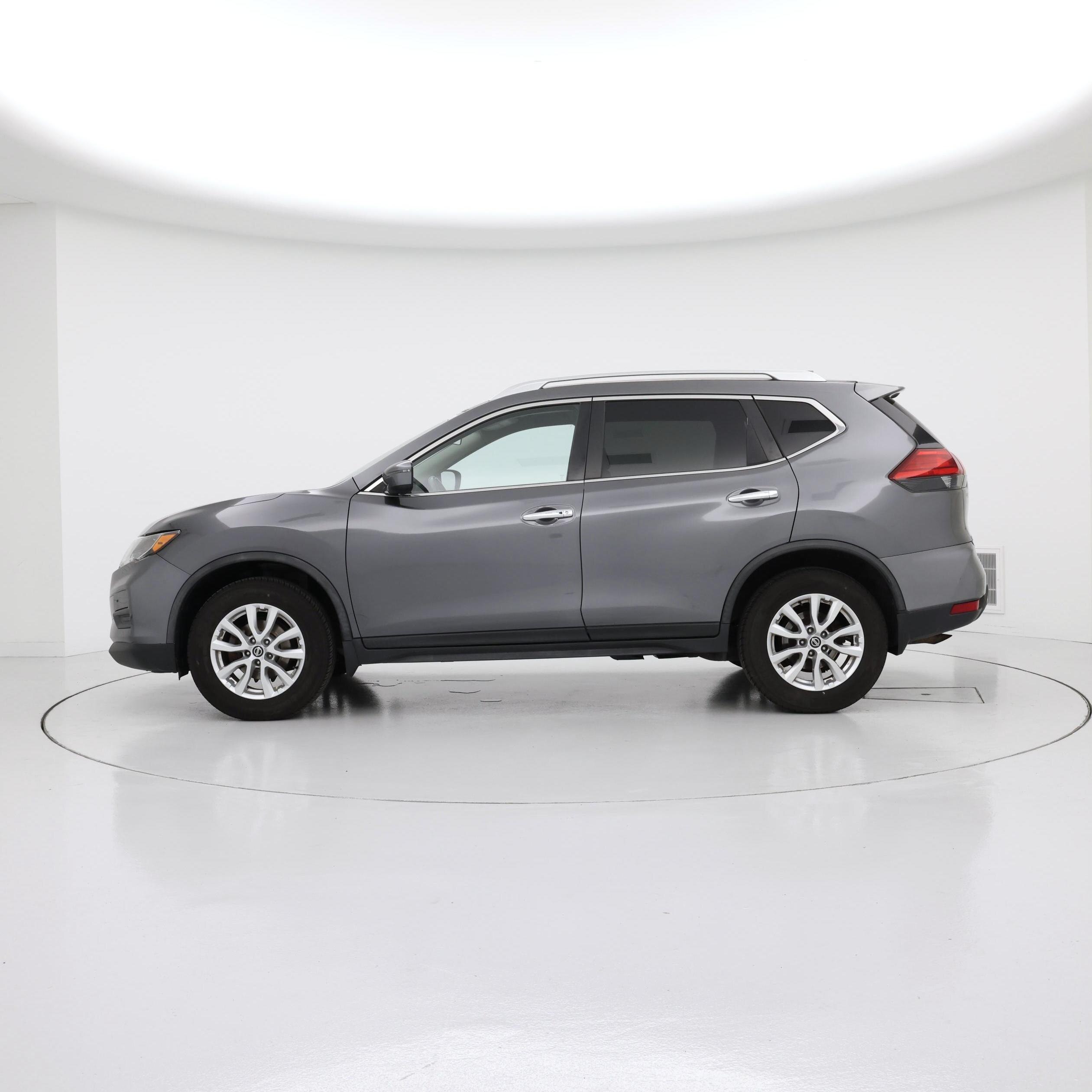 Thumbnail: 2017 Nissan Rogue - 3