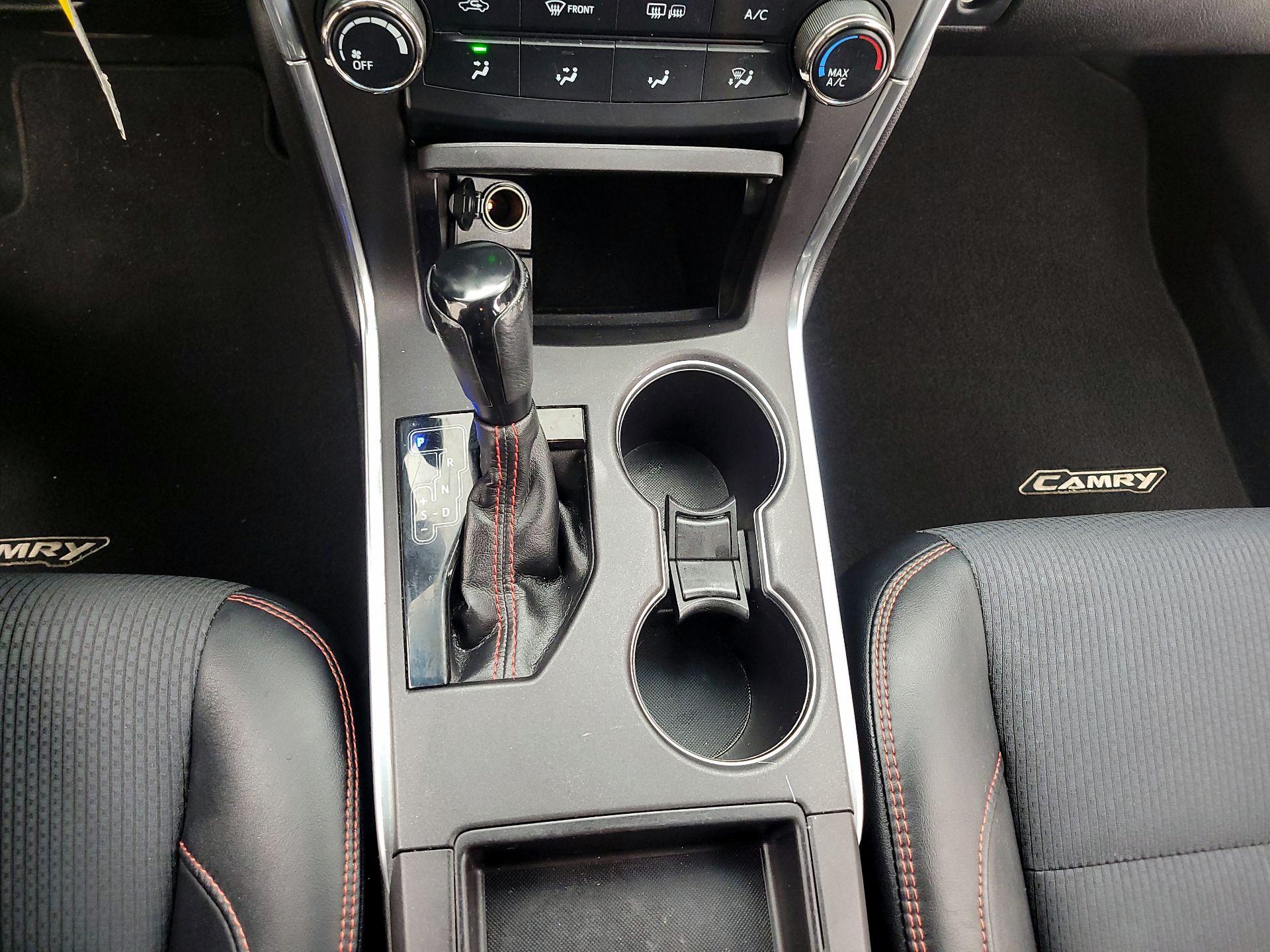 Thumbnail: 2017 Toyota Camry - 17