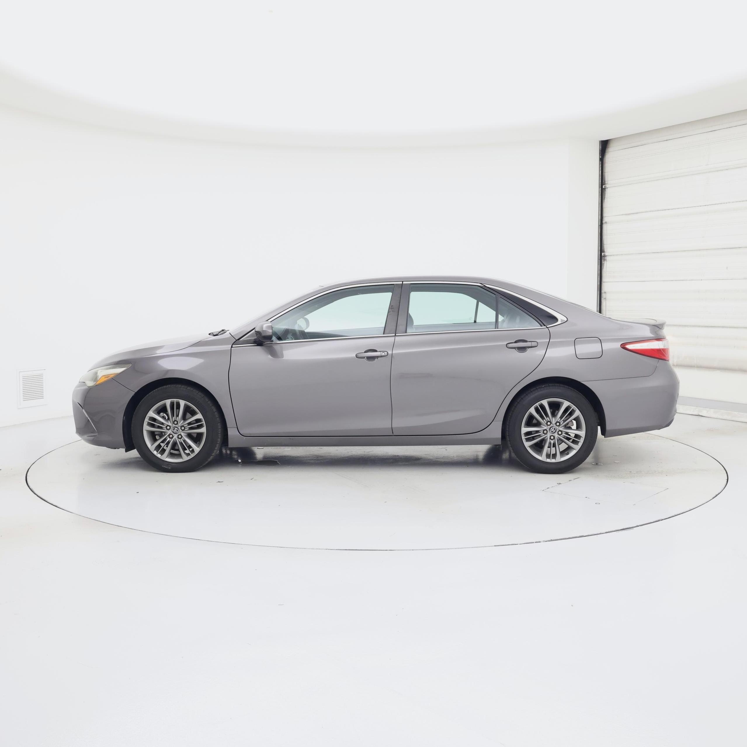 Thumbnail: 2017 Toyota Camry - 3