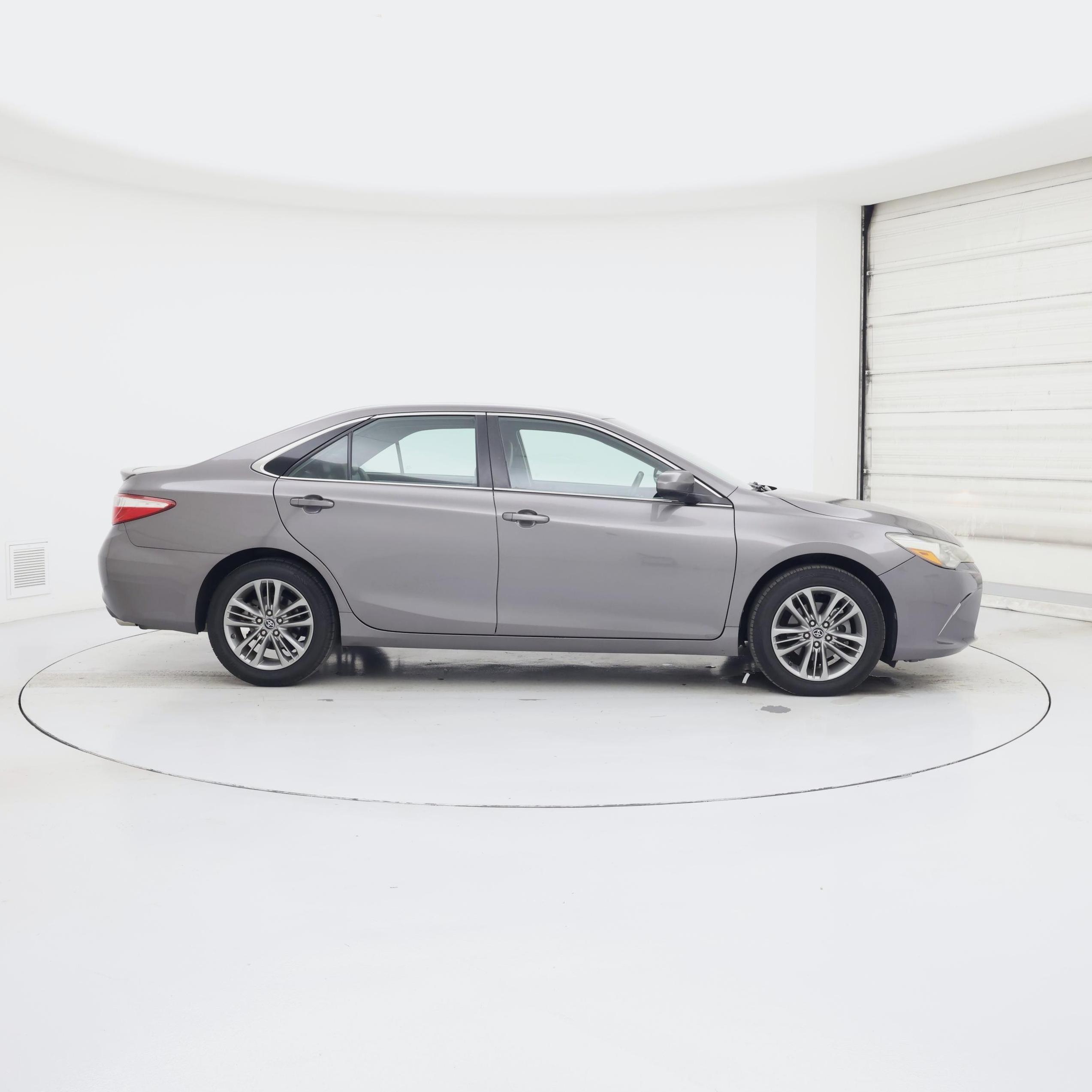 Thumbnail: 2017 Toyota Camry - 7
