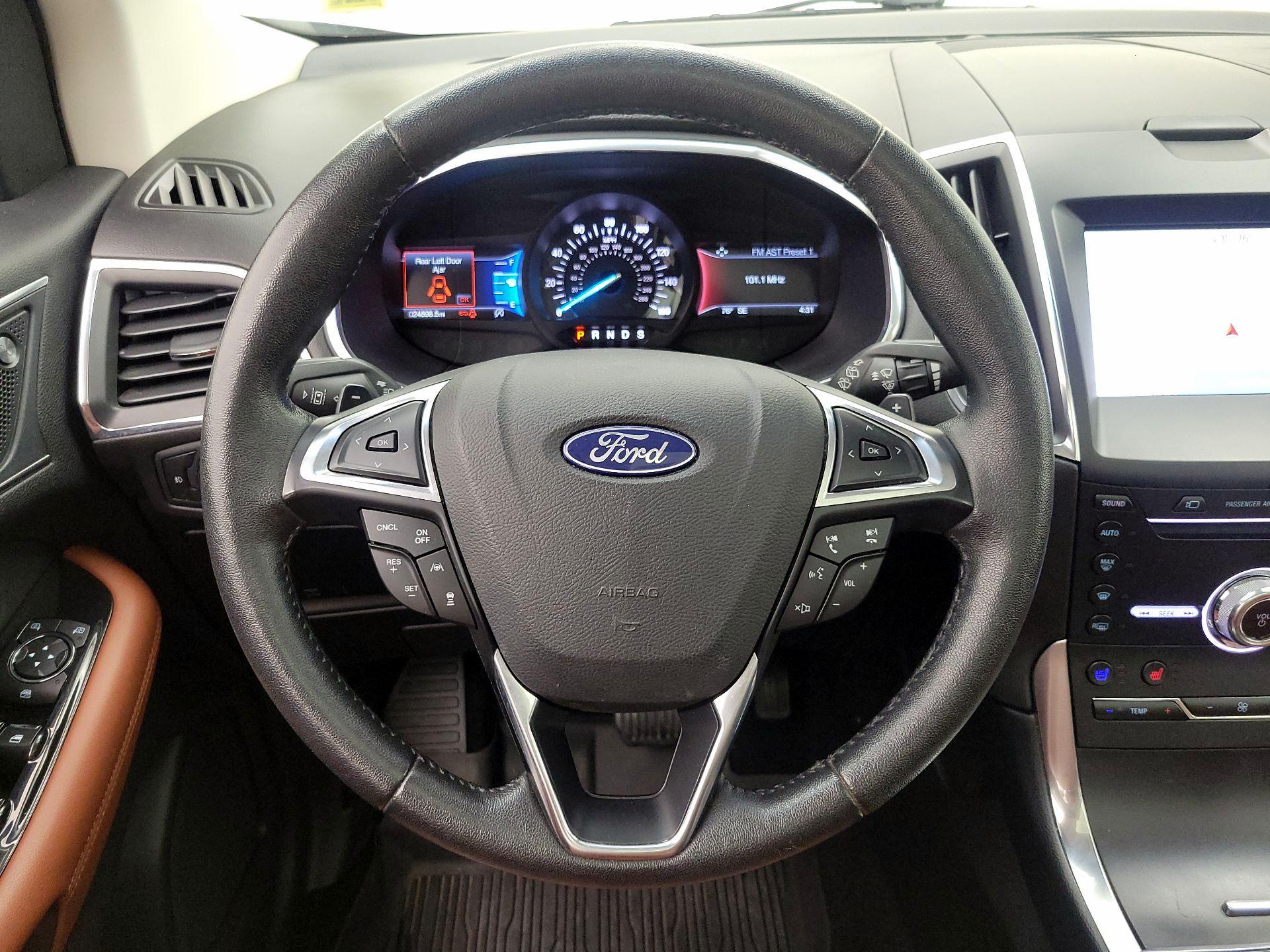 Thumbnail: 2019 Ford Edge - 10