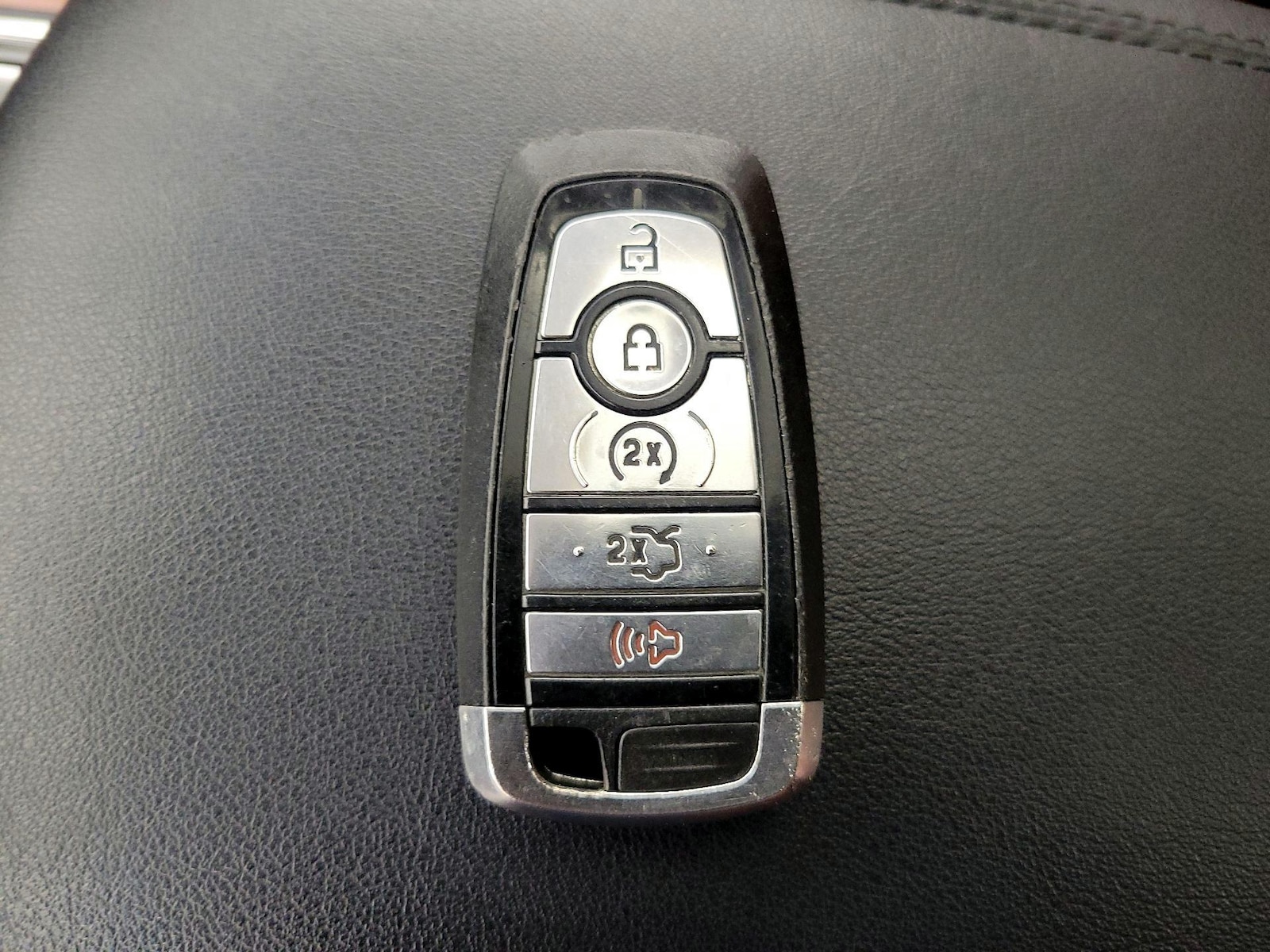 2019 Ford Edge Titanium - Photo 25