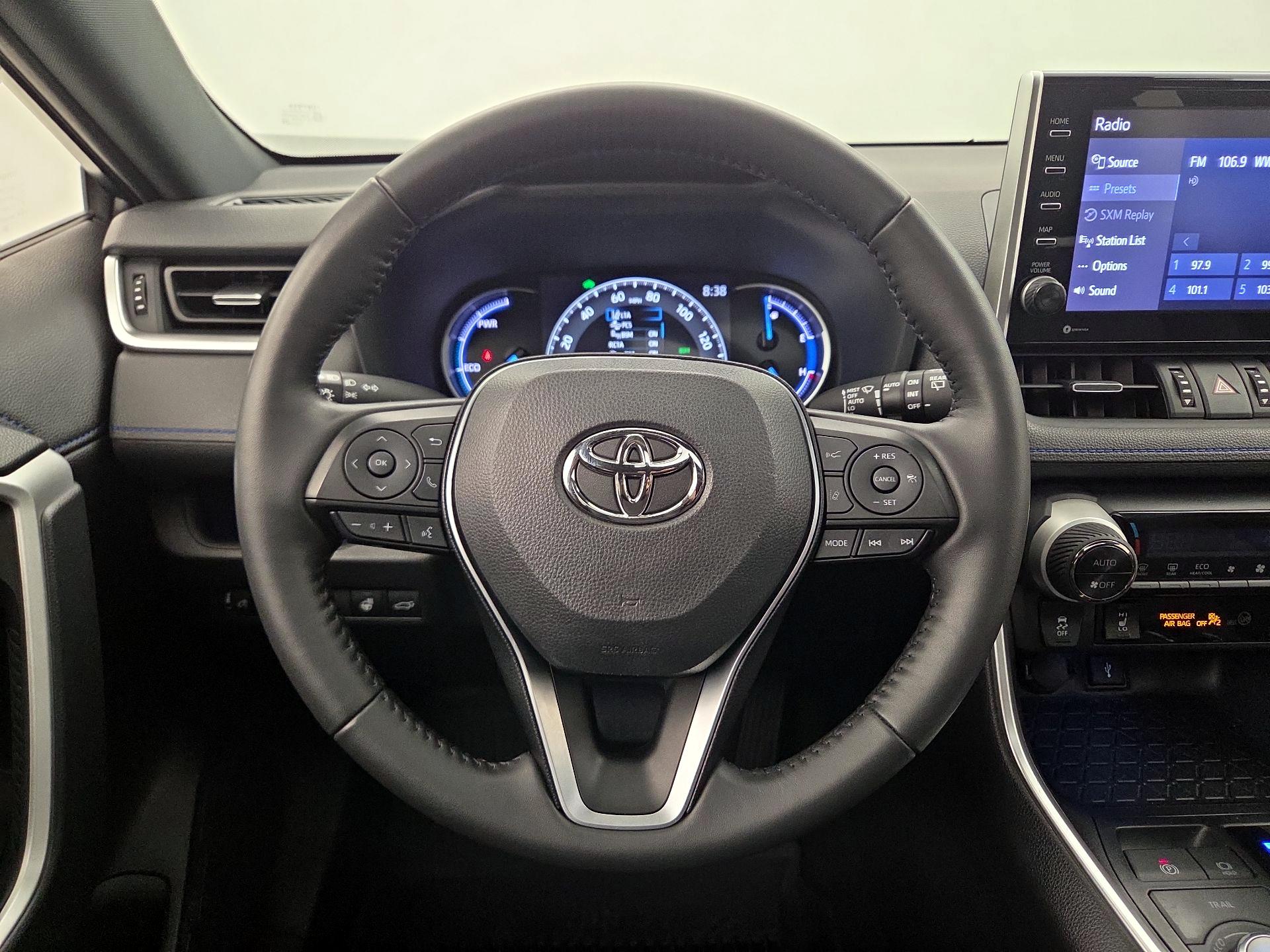 Thumbnail: 2022 Toyota RAV4 - 10