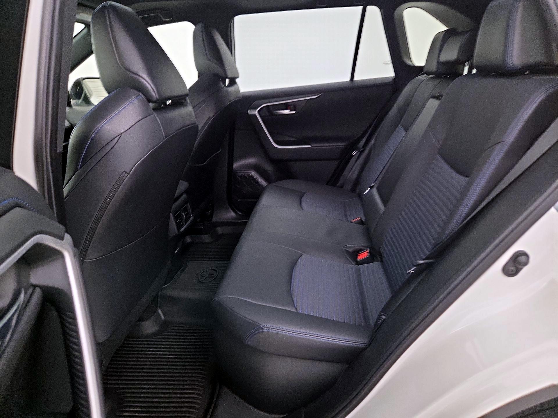 Thumbnail: 2022 Toyota RAV4 - 20