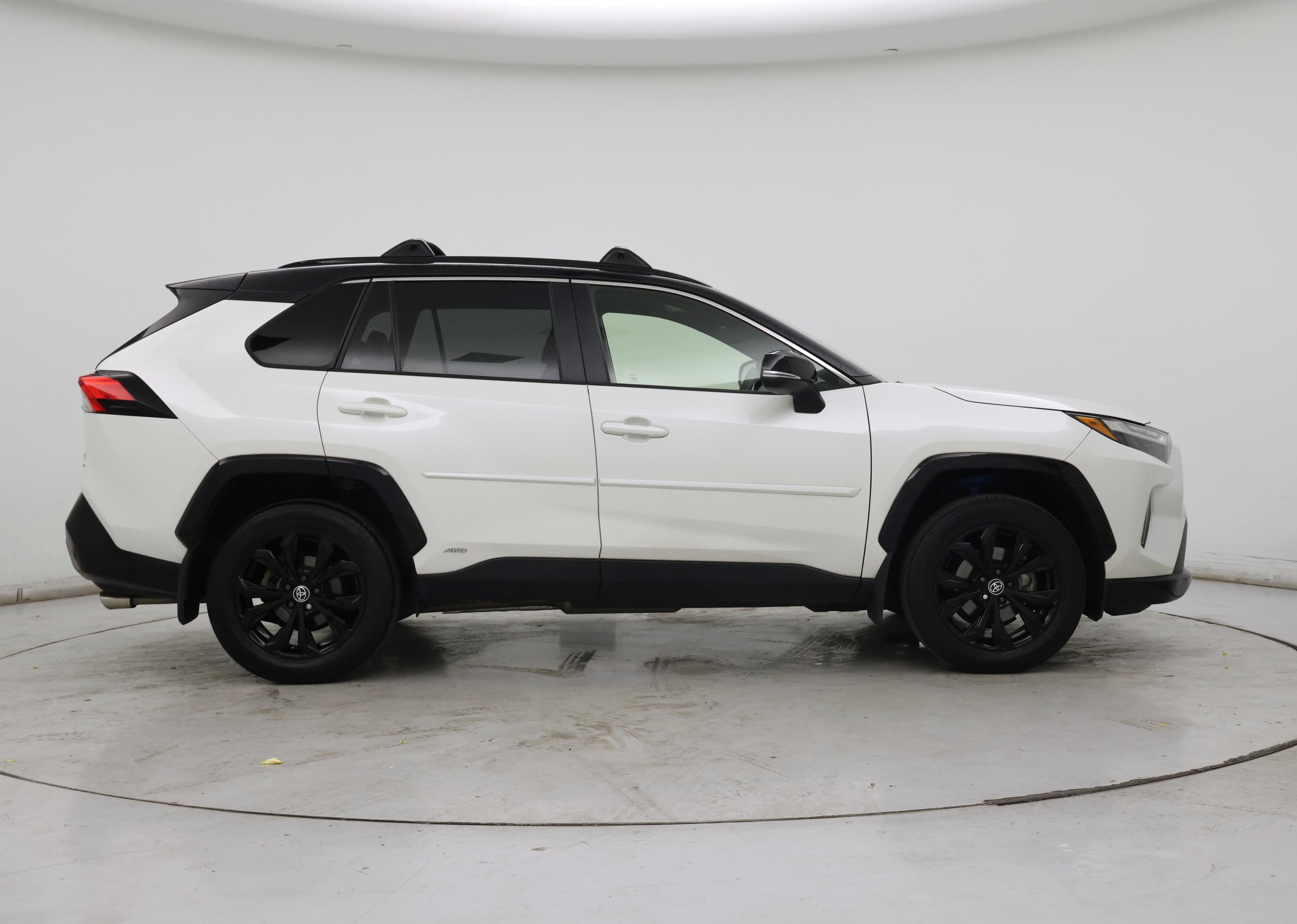 Thumbnail: 2022 Toyota RAV4 - 7