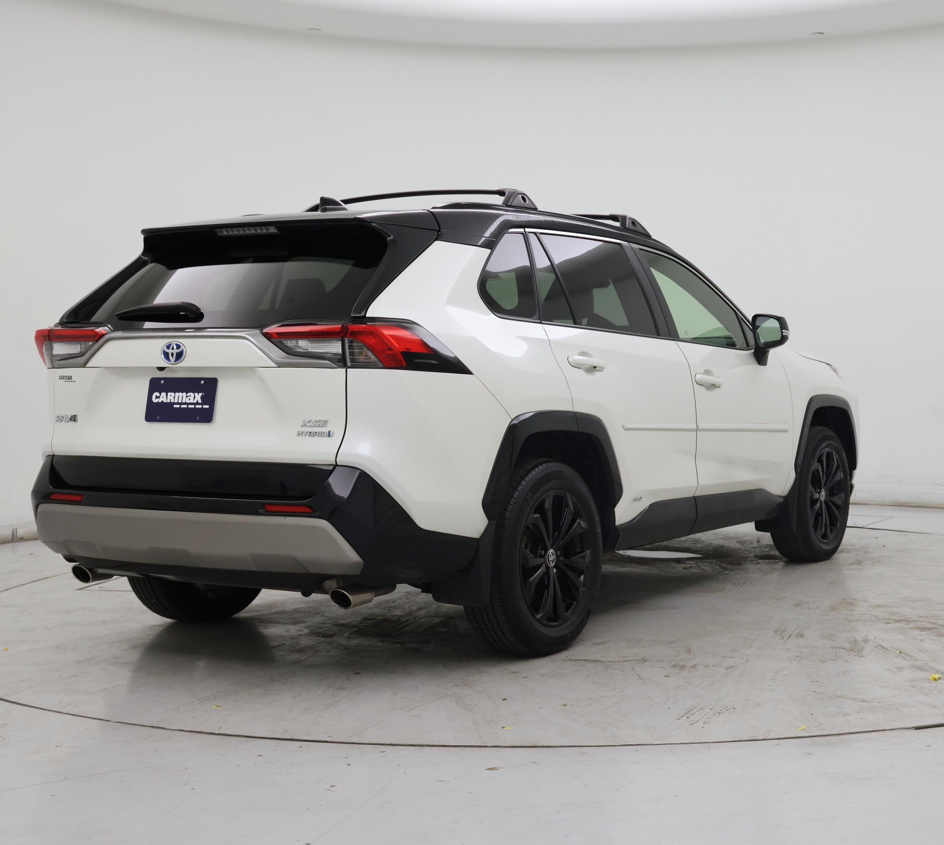 Thumbnail: 2022 Toyota RAV4 - 8
