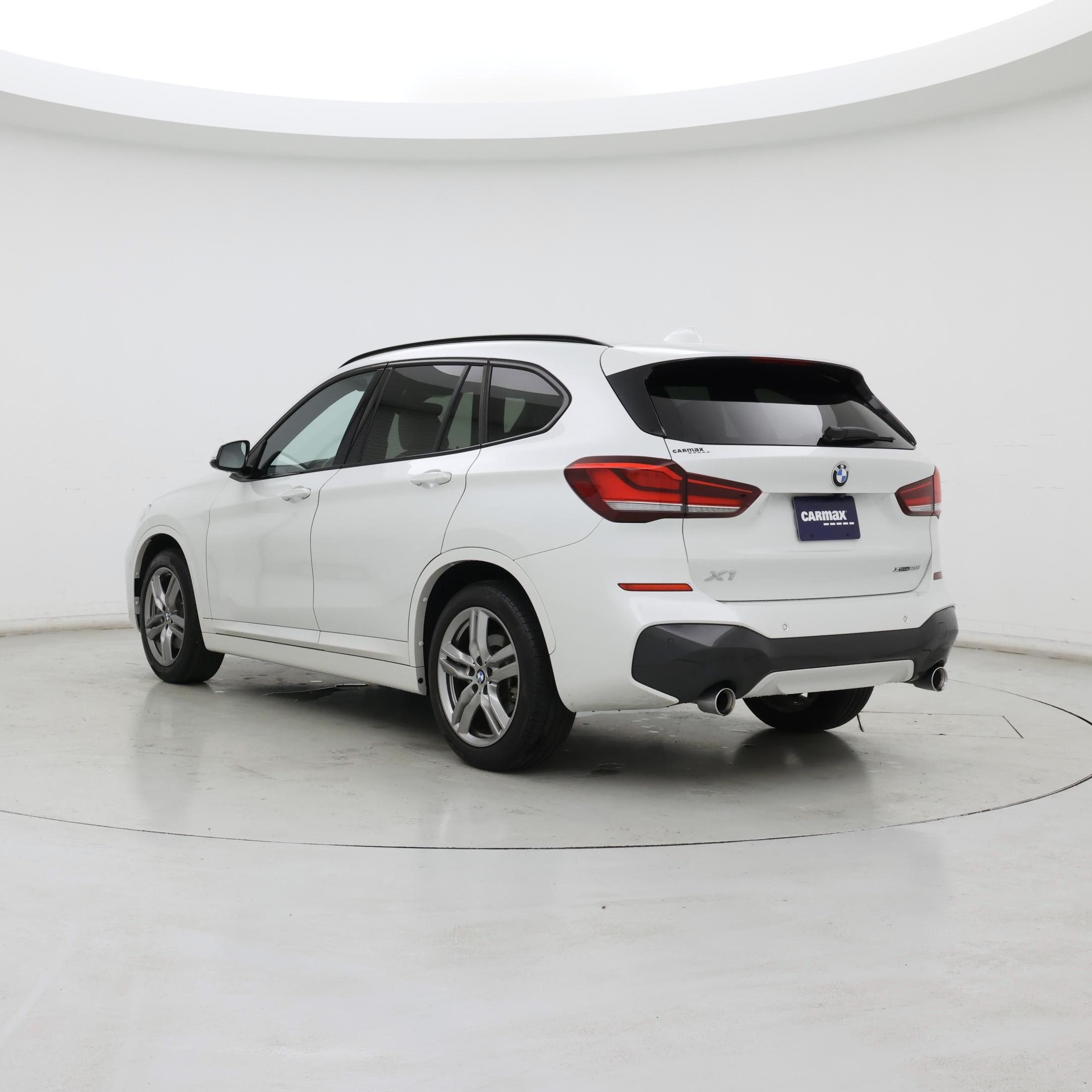 Thumbnail: 2022 BMW X1 - 2