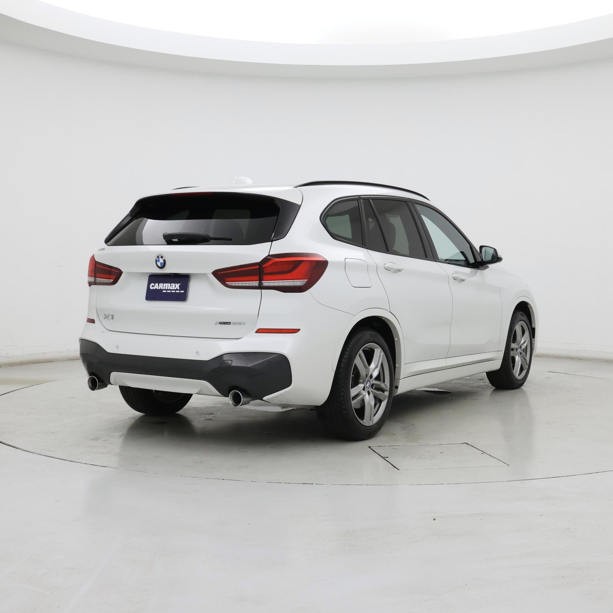 Thumbnail: 2022 BMW X1 - 8