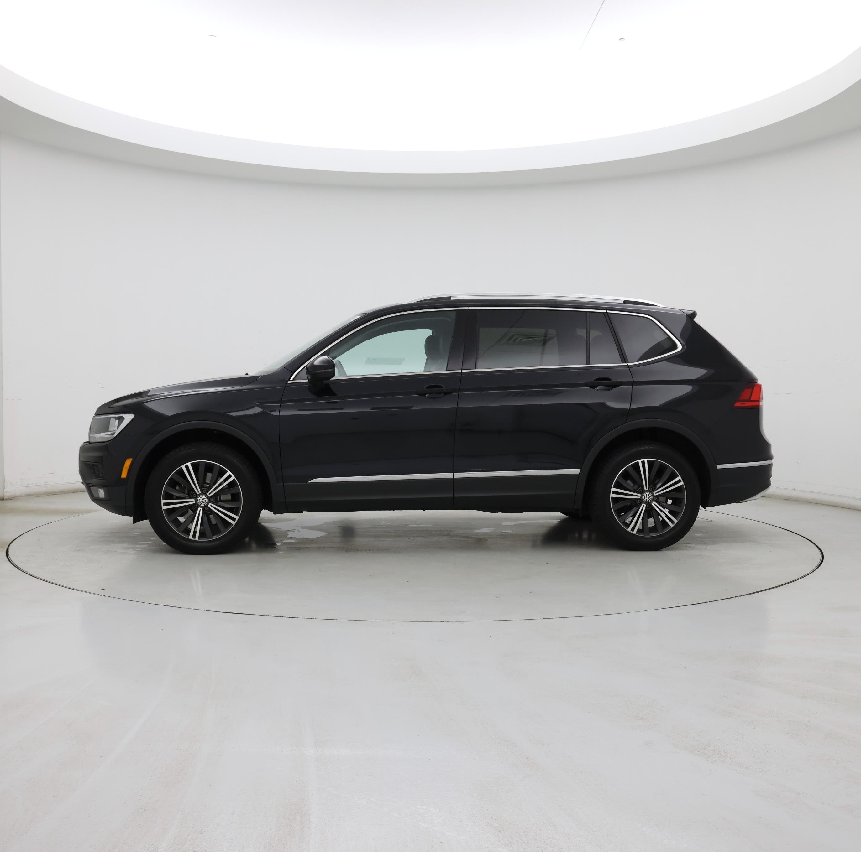 Thumbnail: 2019 Volkswagen Tiguan - 3