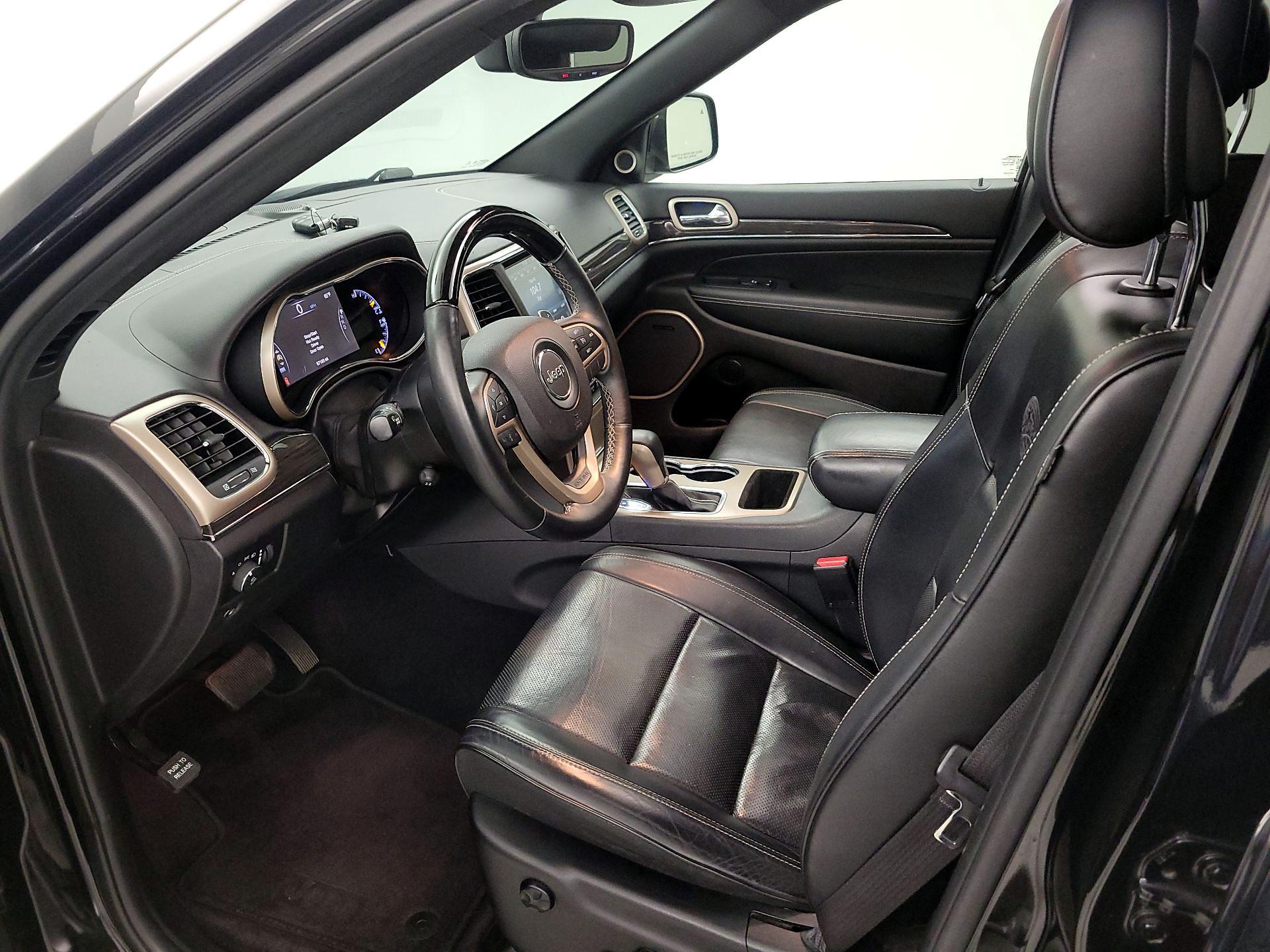 Thumbnail: 2017 Jeep Grand Cherokee - 11