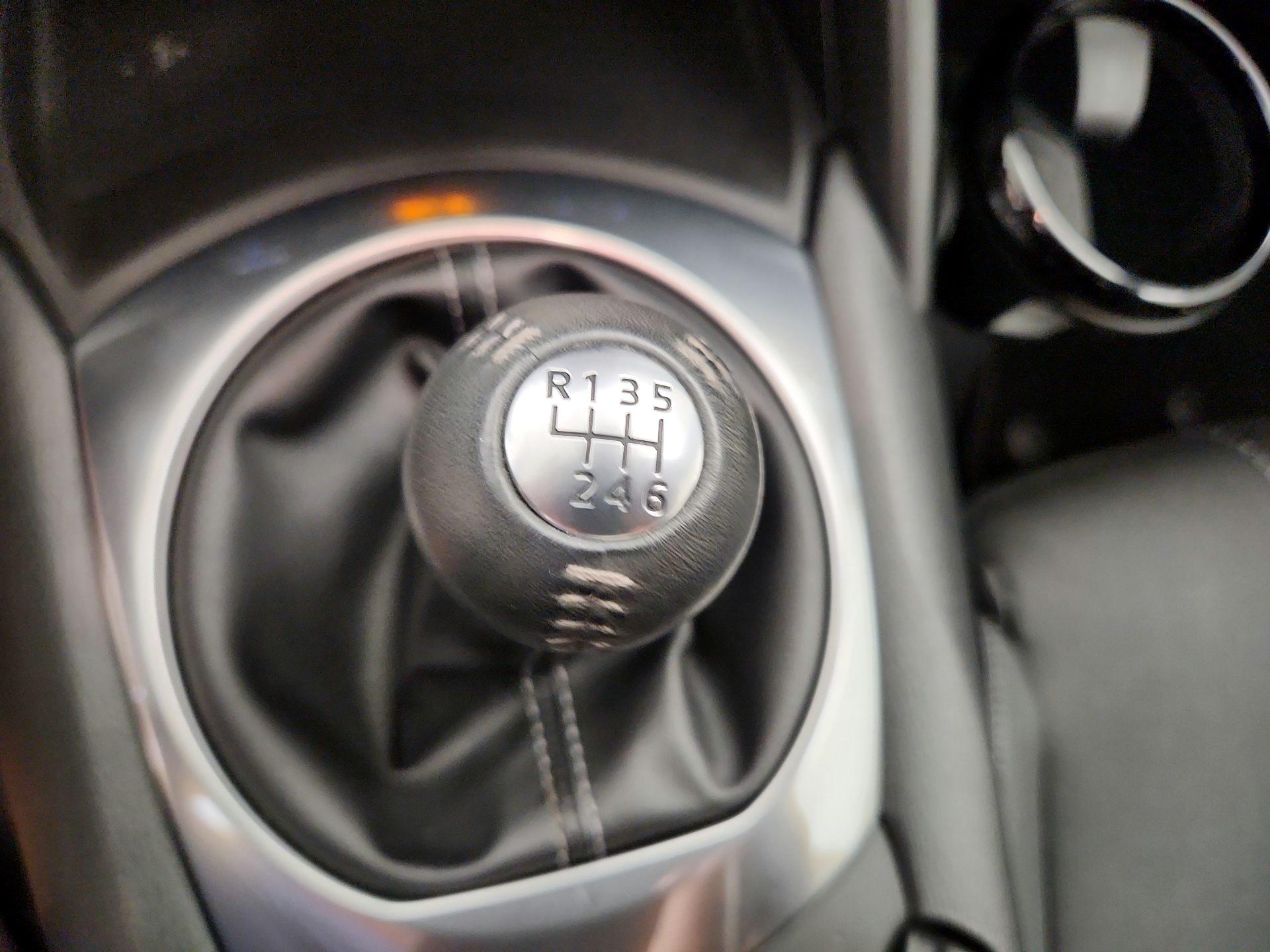 Thumbnail: 2020 Mazda MX-5 Miata - 16