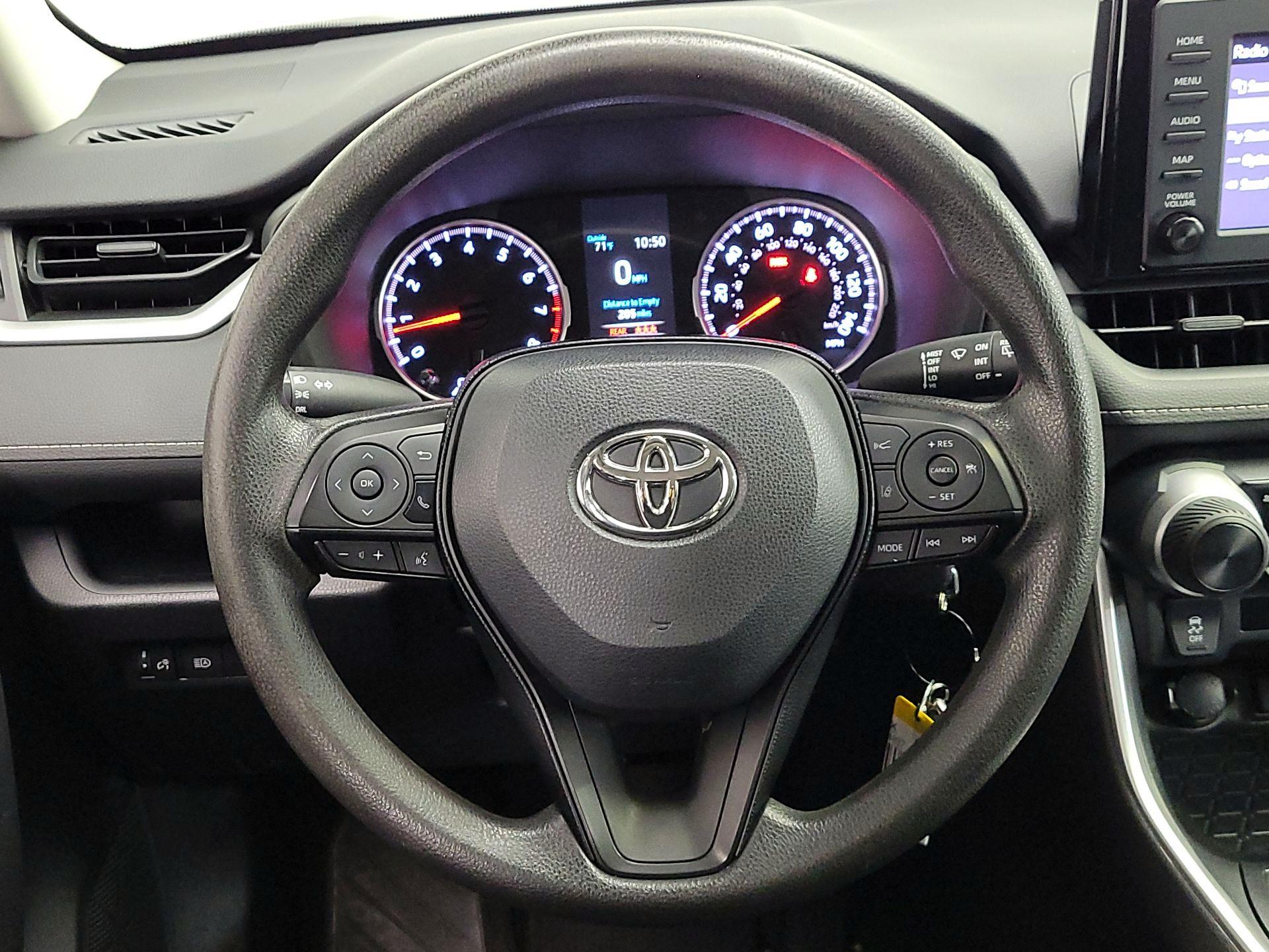 Thumbnail: 2019 Toyota RAV4 - 10