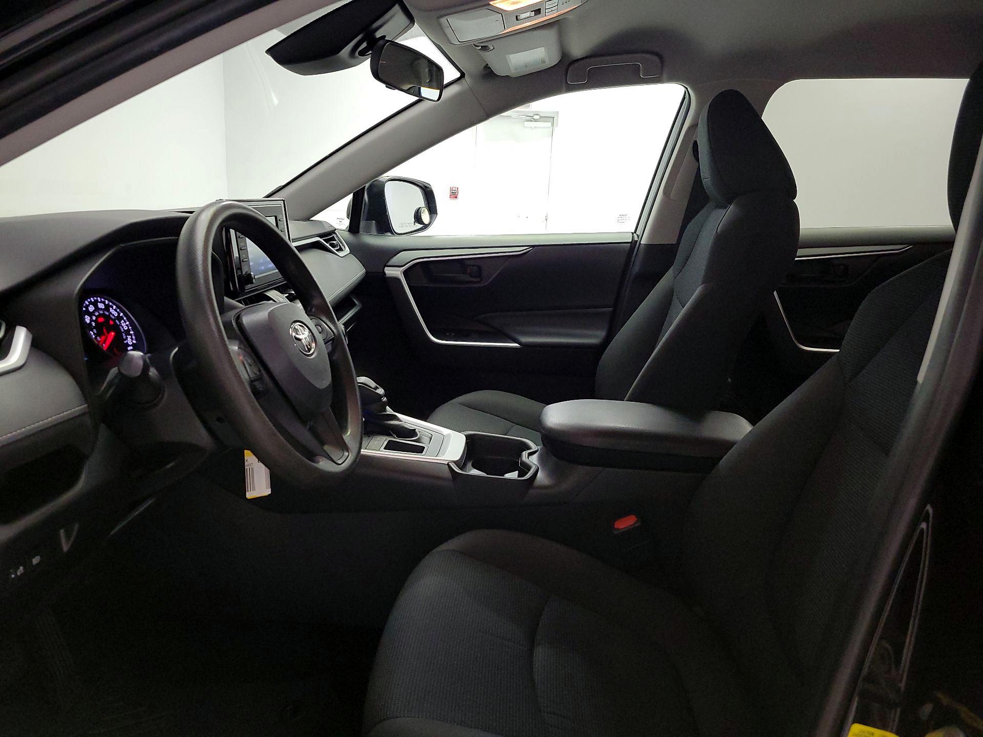 Thumbnail: 2019 Toyota RAV4 - 11