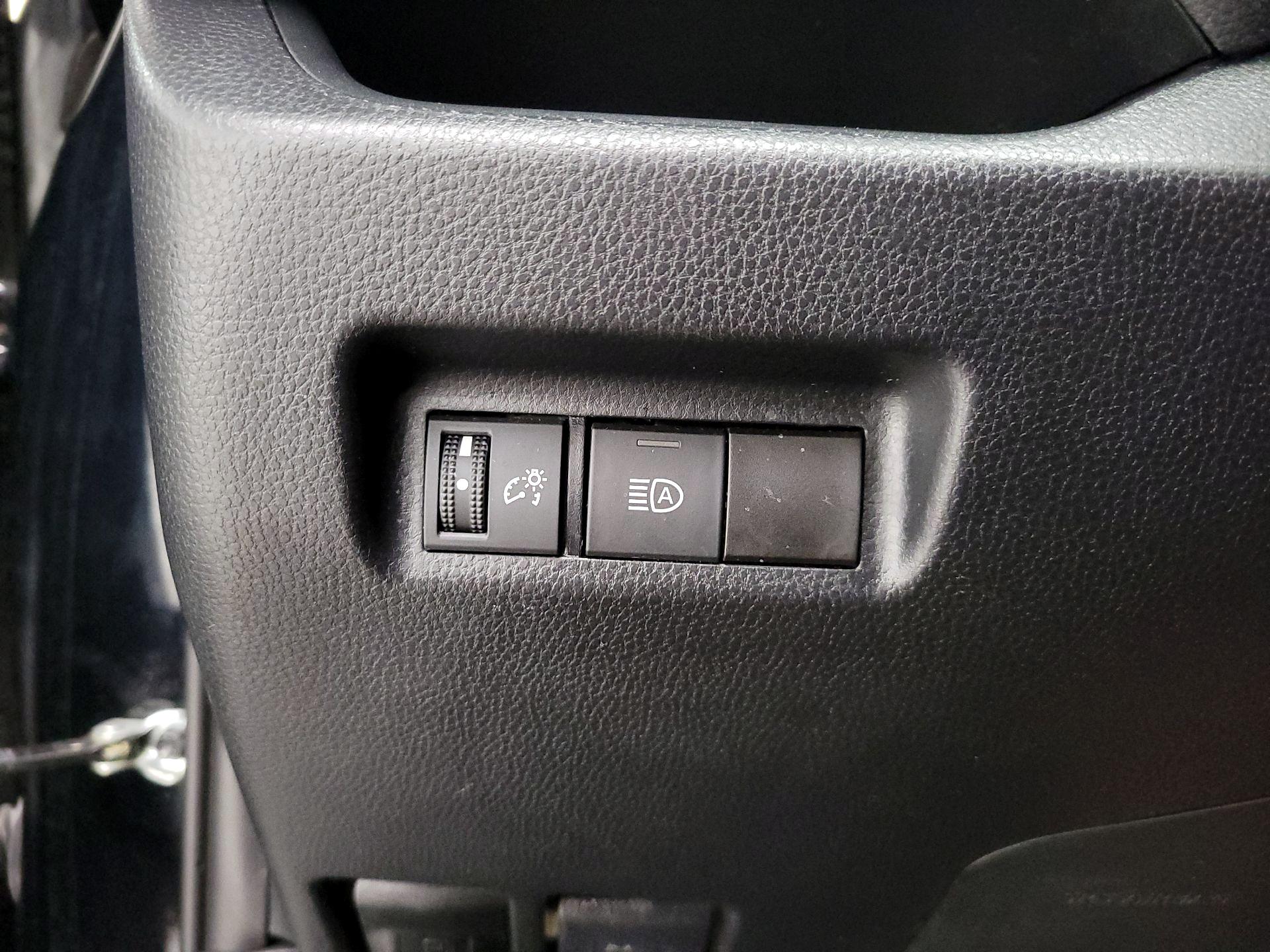 Thumbnail: 2019 Toyota RAV4 - 13