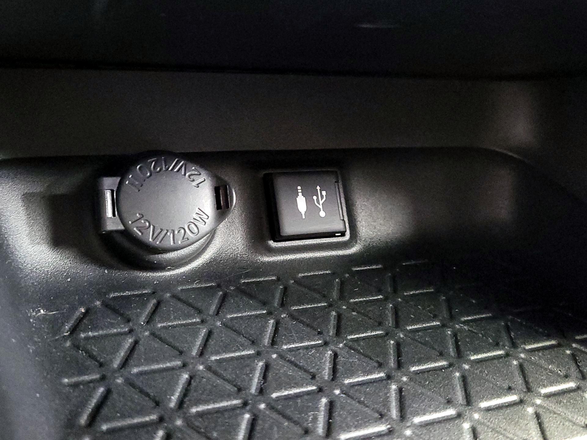Thumbnail: 2019 Toyota RAV4 - 18