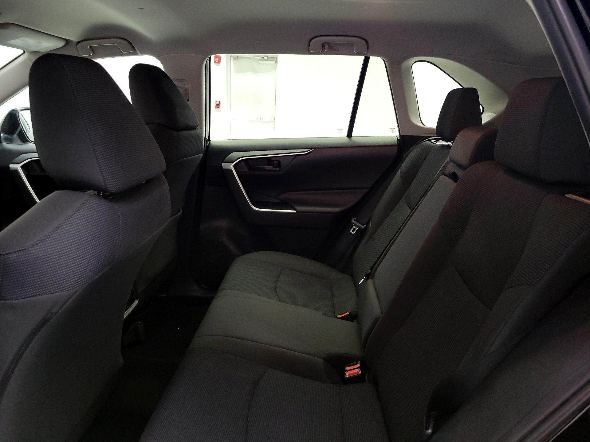 Thumbnail: 2019 Toyota RAV4 - 19
