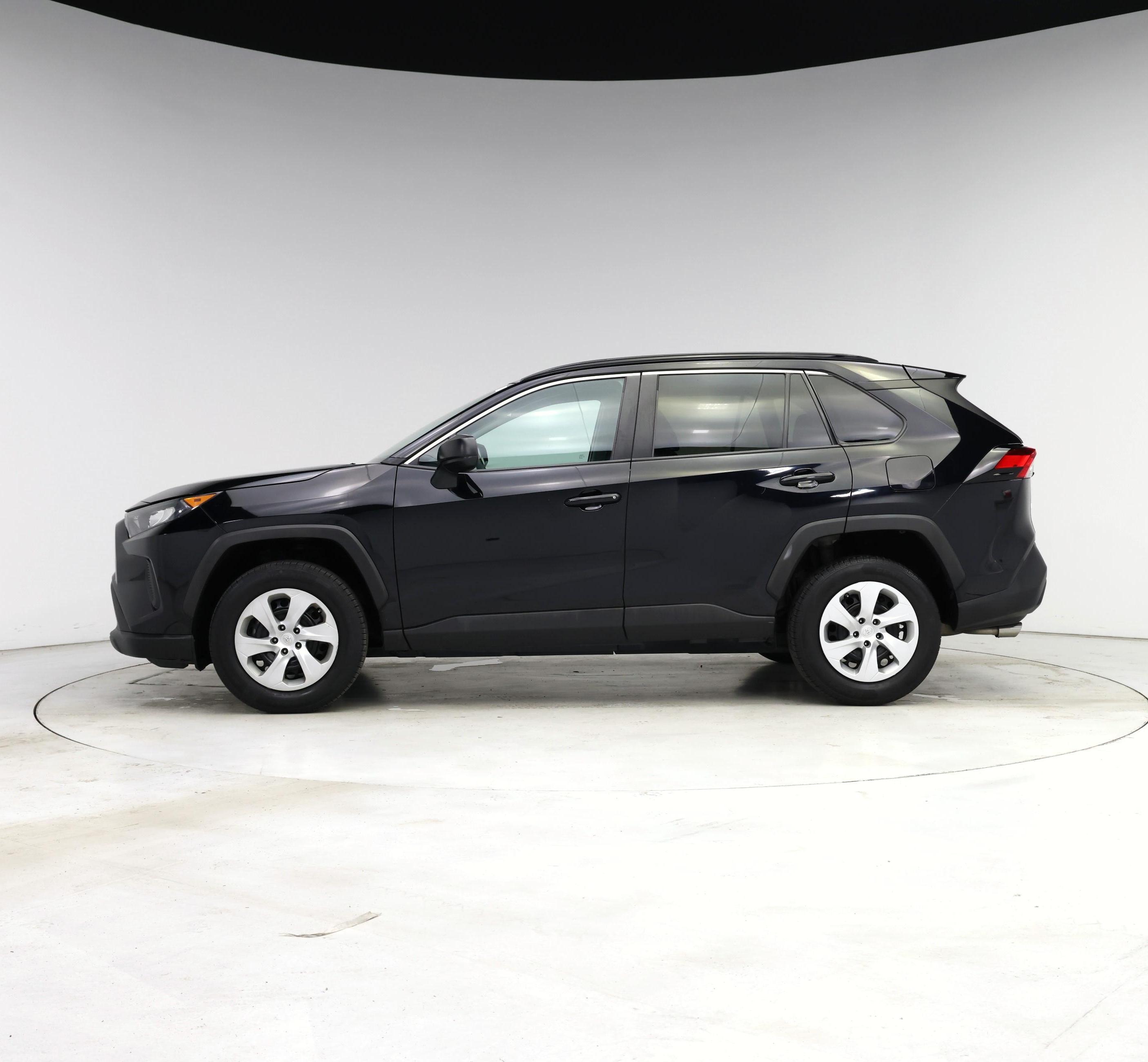Thumbnail: 2019 Toyota RAV4 - 3