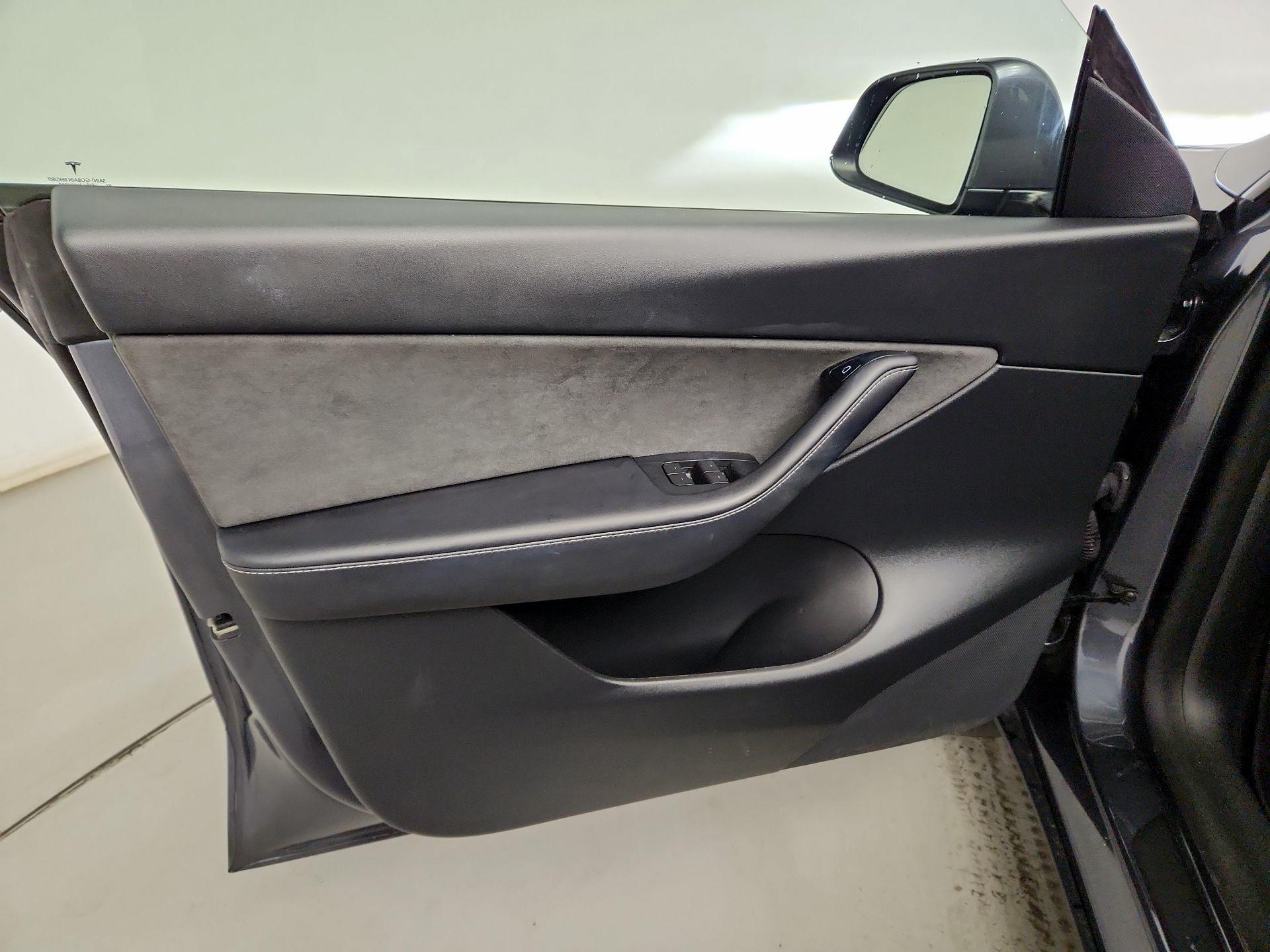Thumbnail: 2022 Tesla Model Y - 12