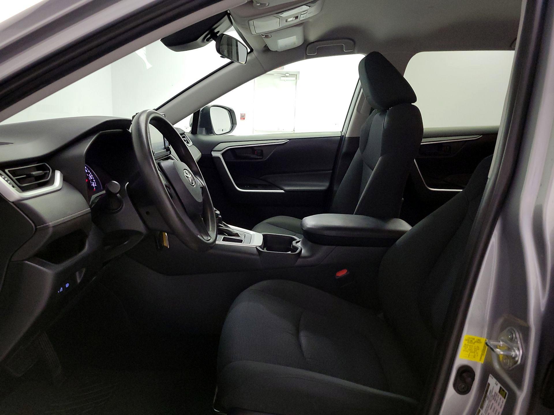 Thumbnail: 2019 Toyota RAV4 - 11