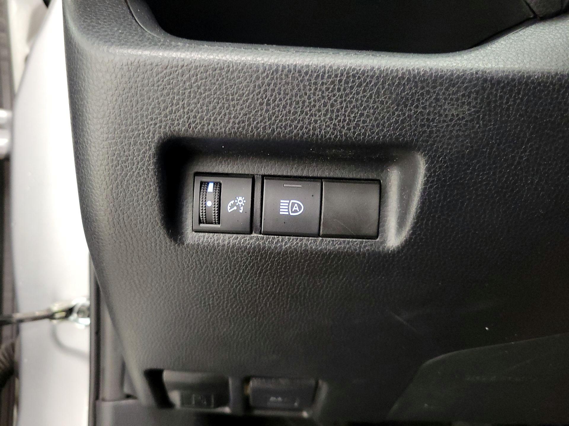 Thumbnail: 2019 Toyota RAV4 - 13